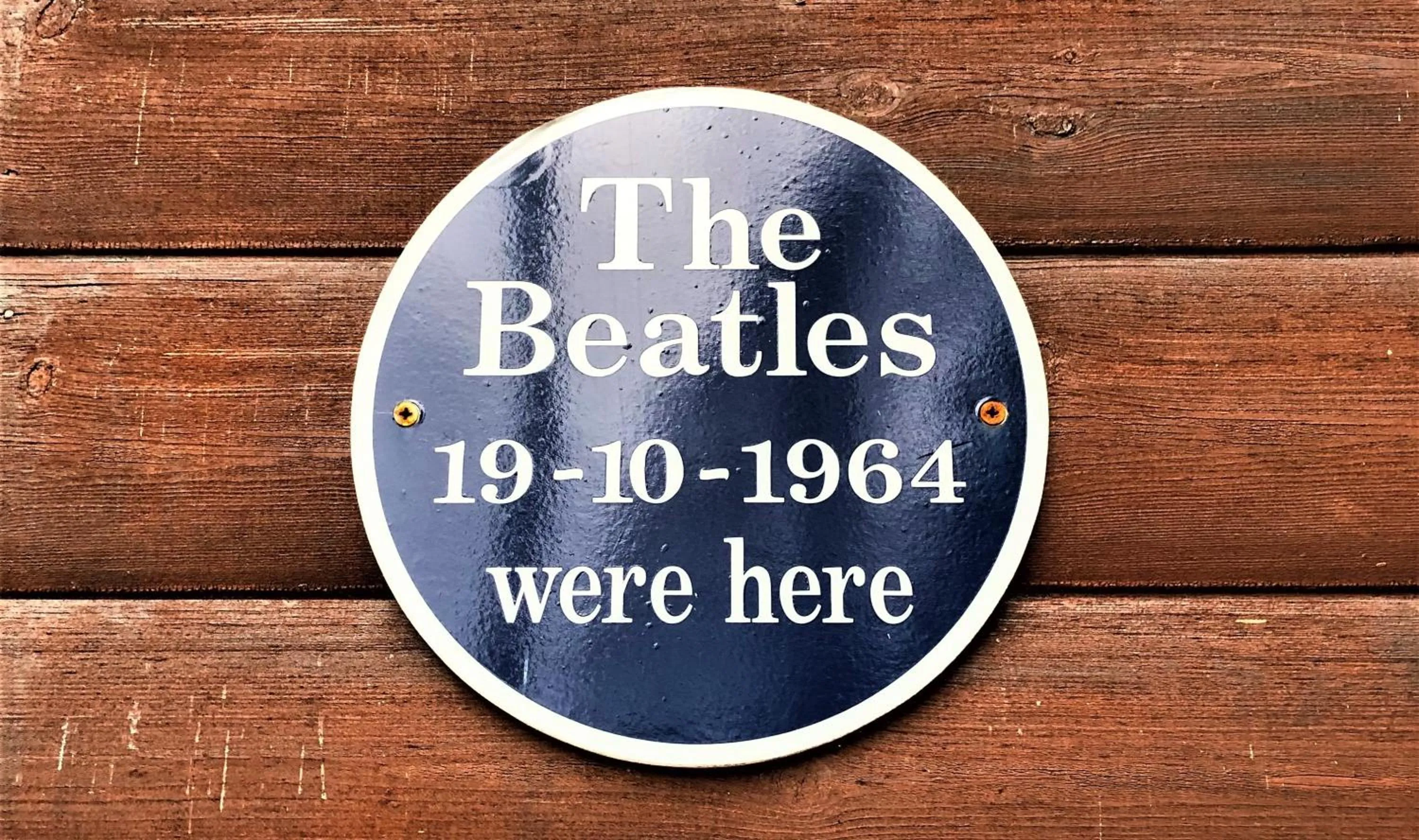 Text overlay in The Four Seasons Hotel