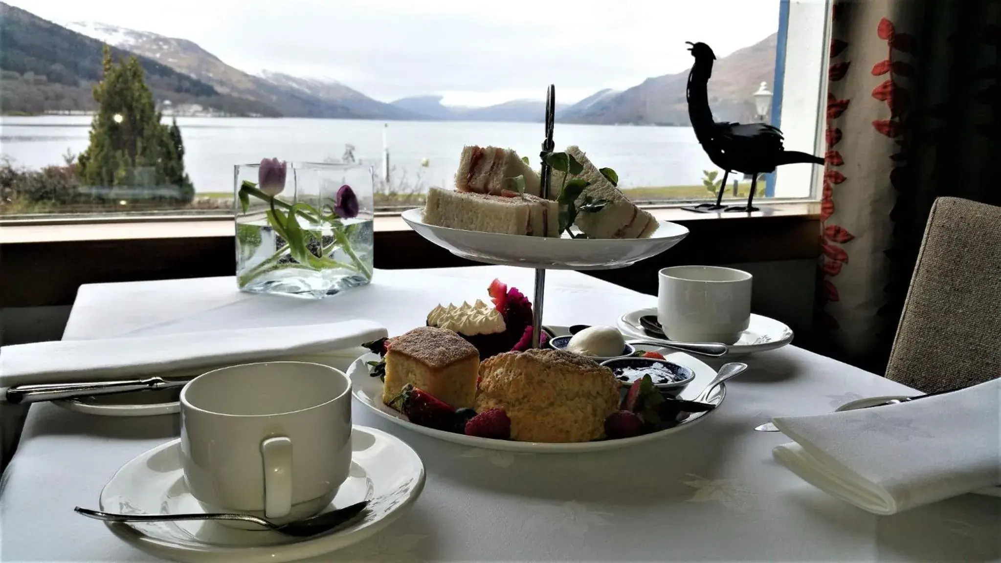 Restaurant/places to eat in The Four Seasons Hotel Restaurant/places to eat in The Four Seasons Hotel