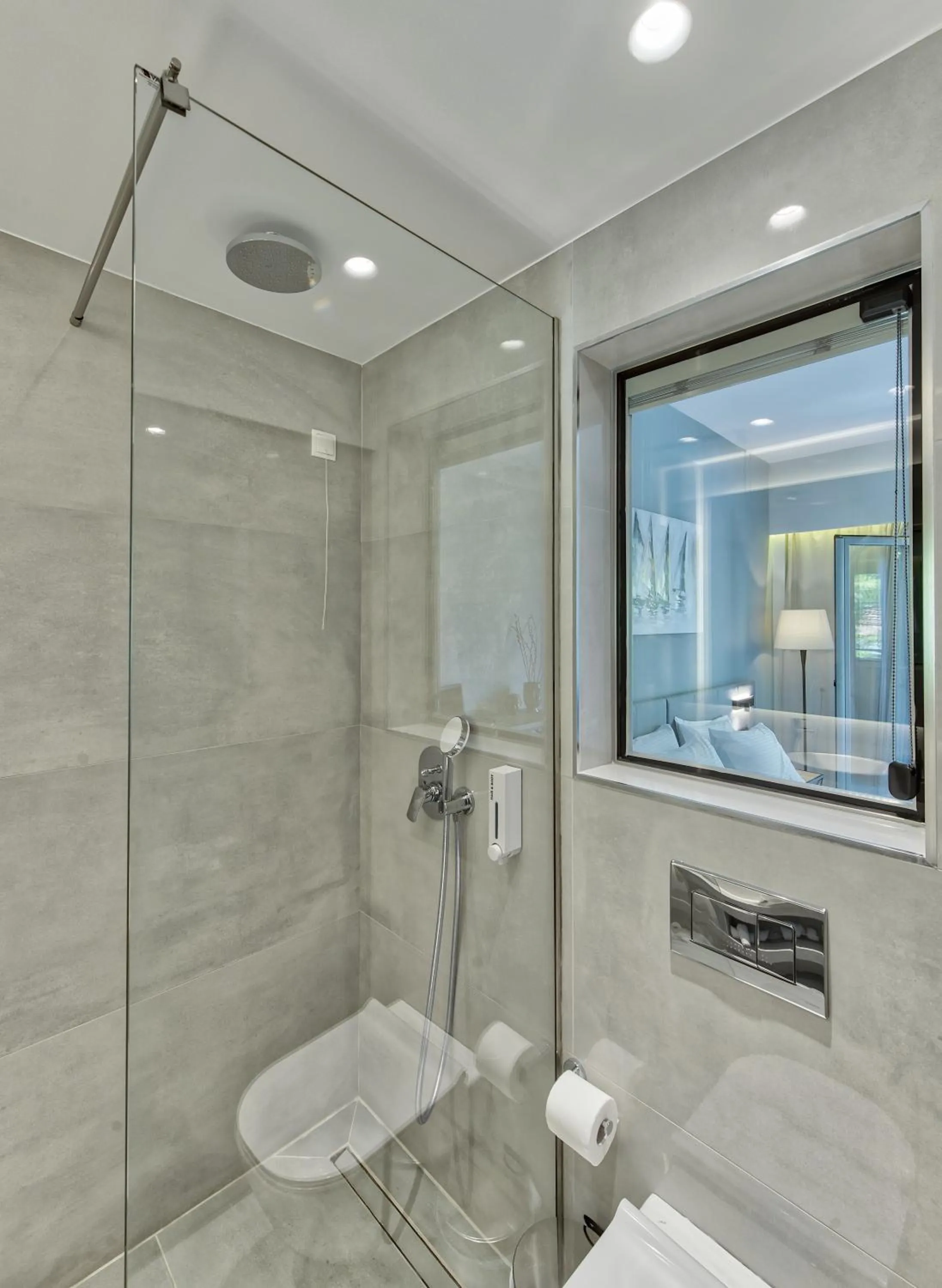 Toilet in Contessa Hotel