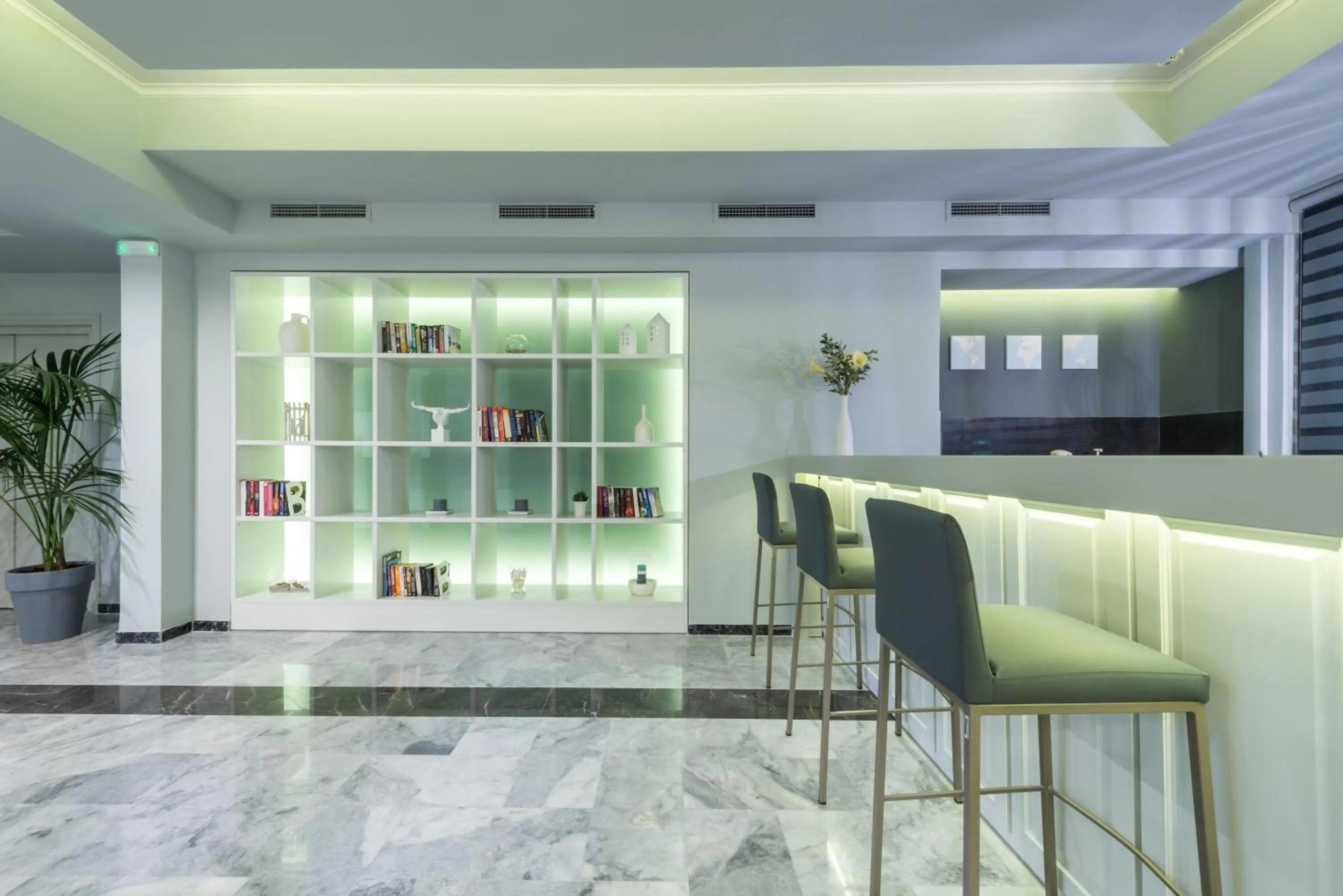 Lounge or bar in Contessa Hotel