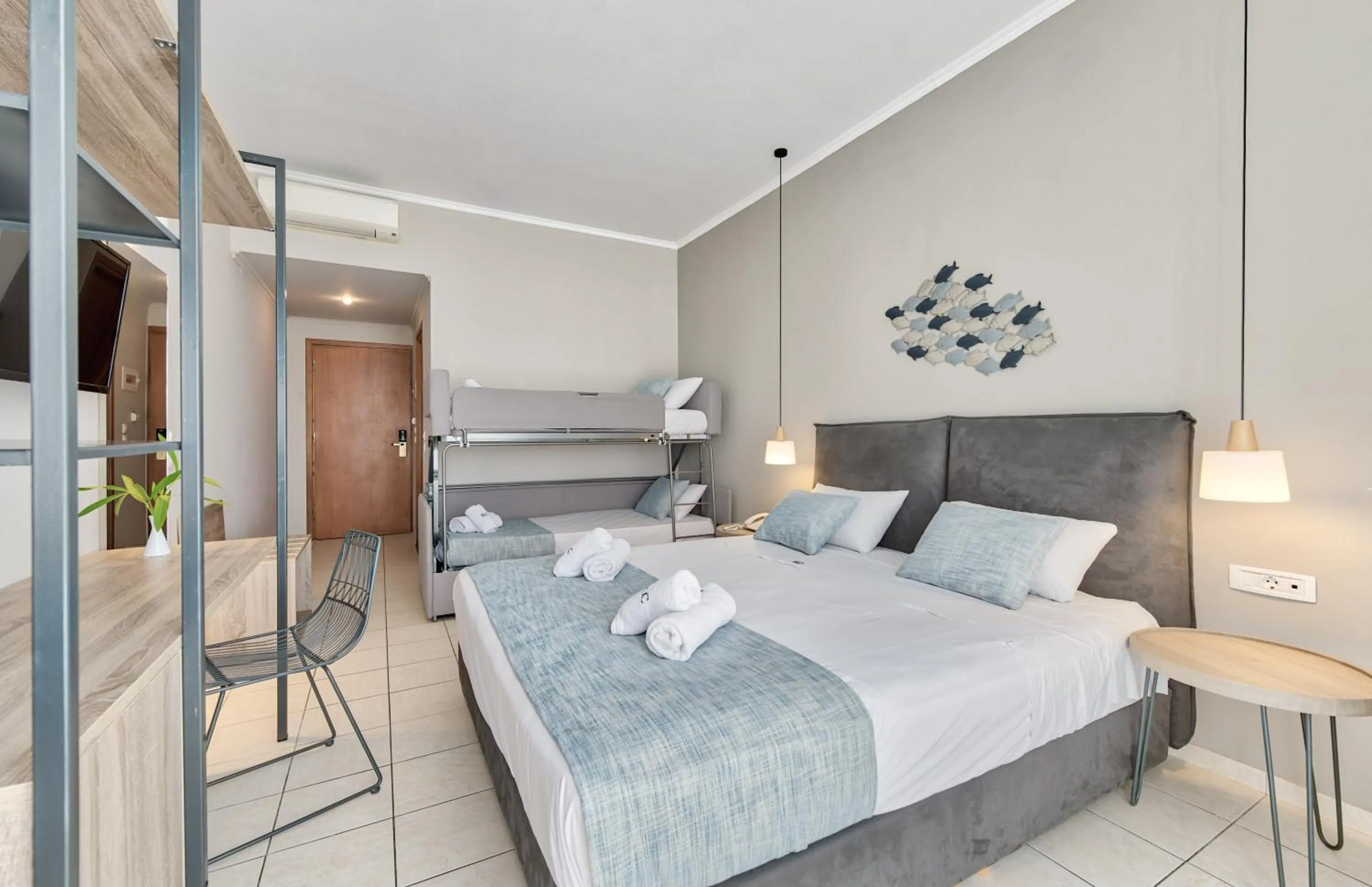 Bedroom, Bed in Contessa Hotel