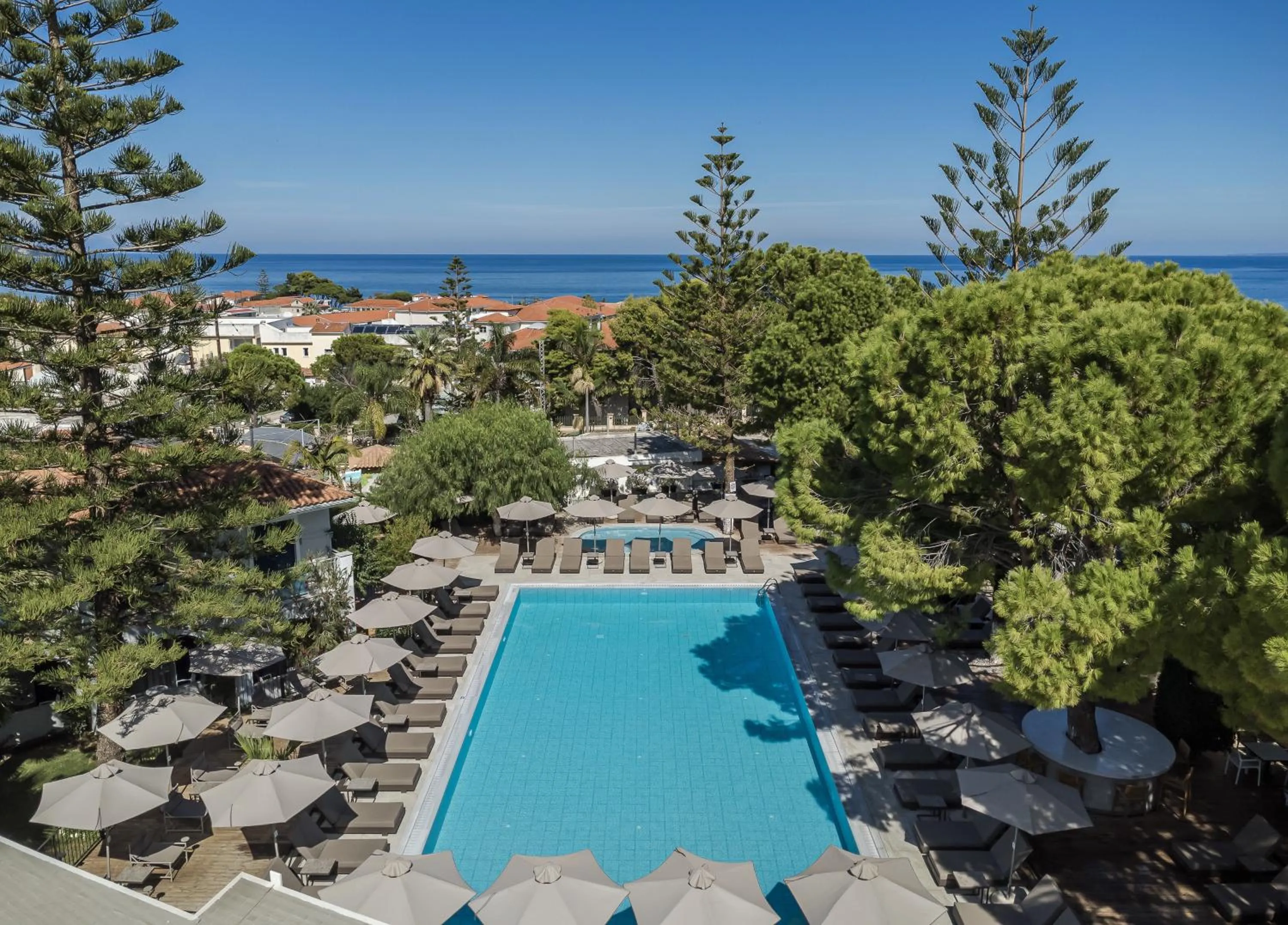 Swimming pool in Contessa Hotel