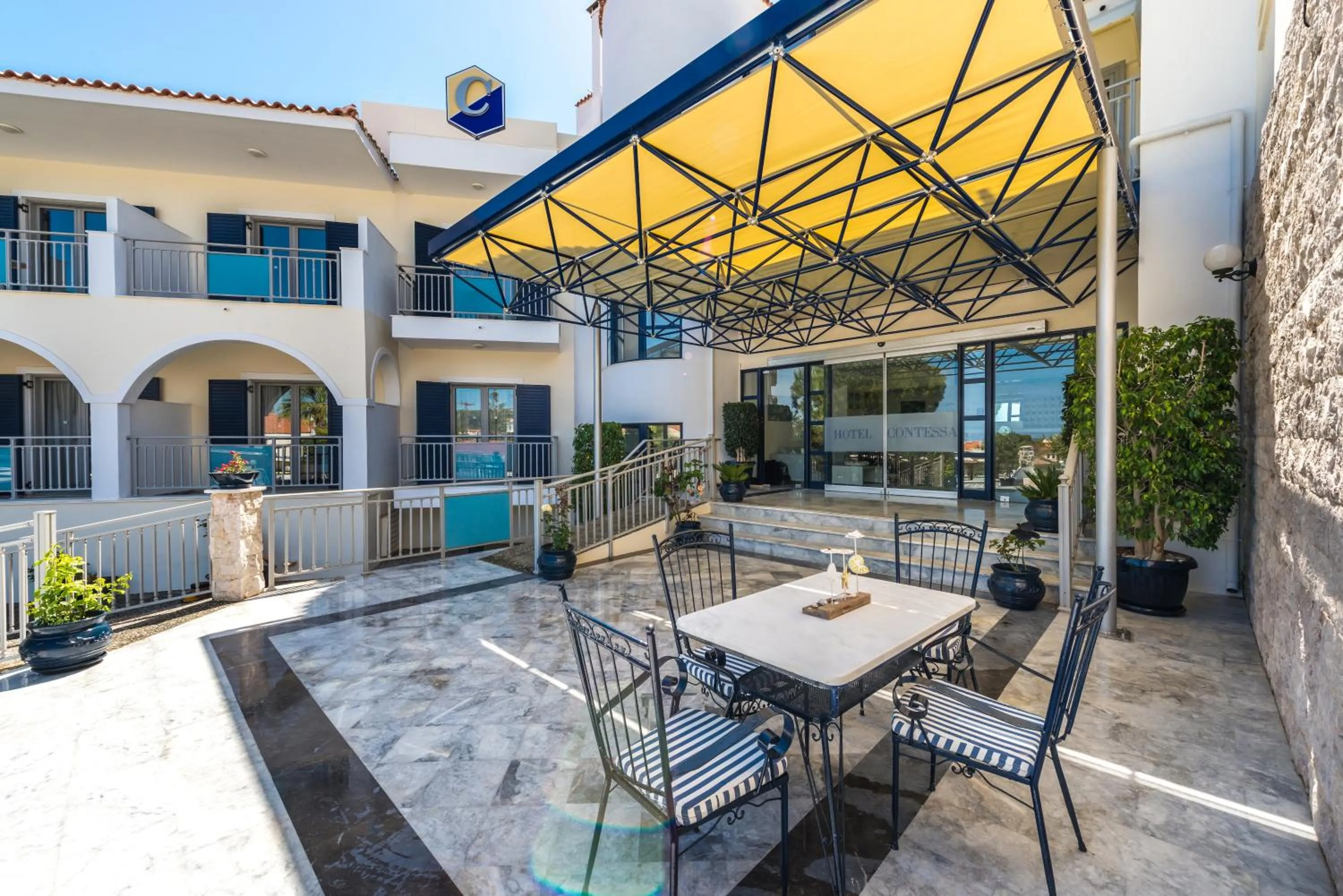 Patio in Contessa Hotel