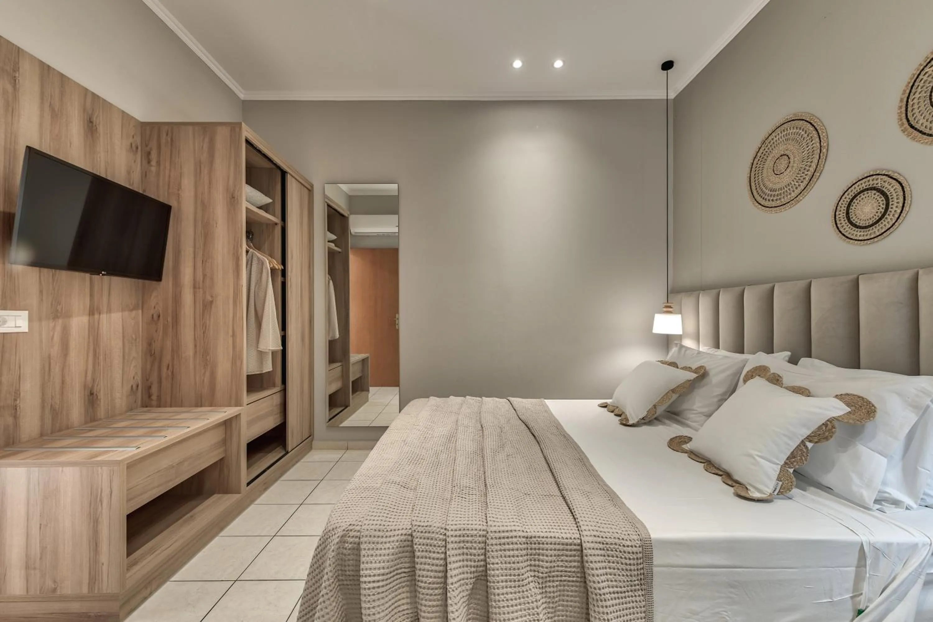 Bedroom, Bed in Contessa Hotel