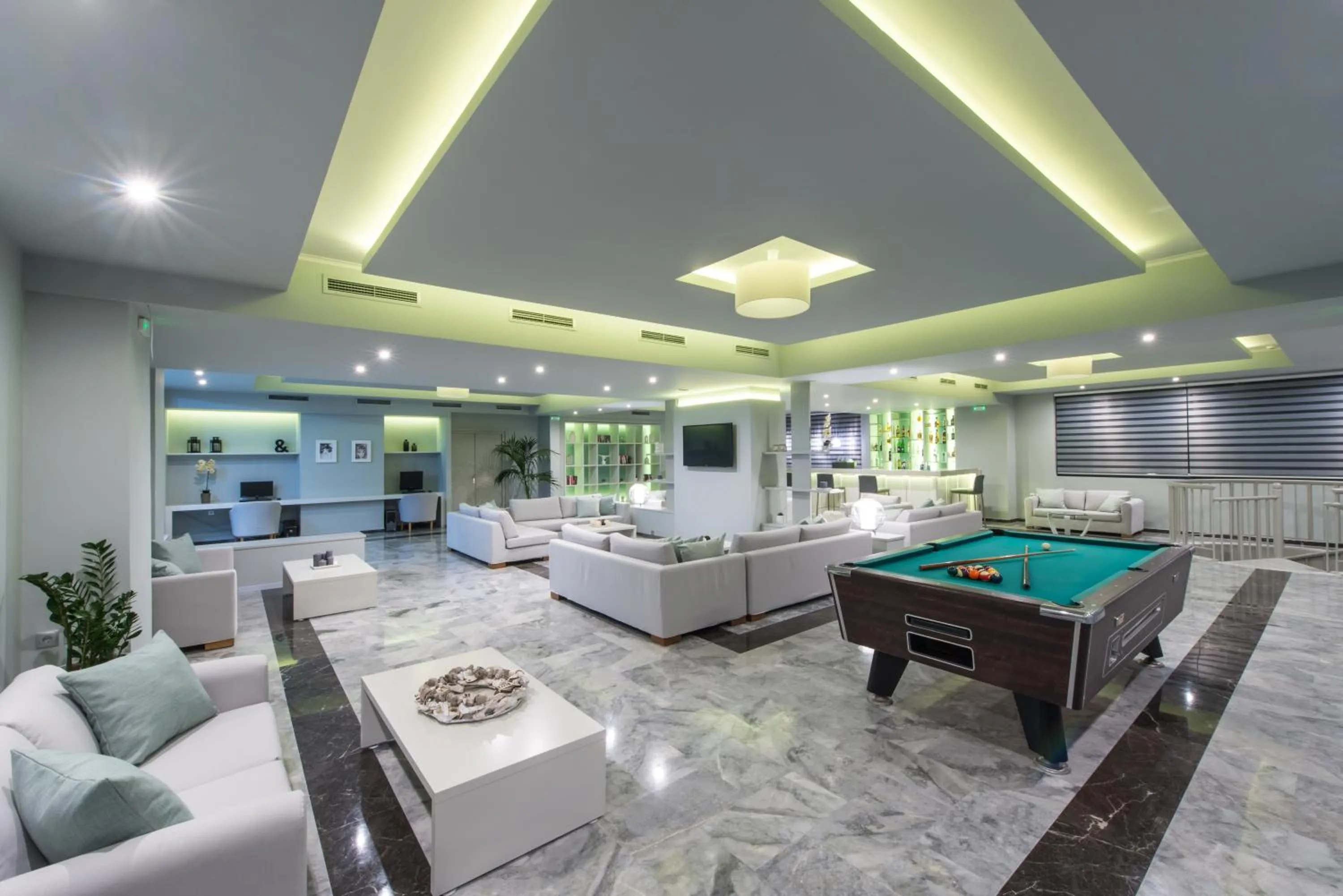 Billiard in Contessa Hotel