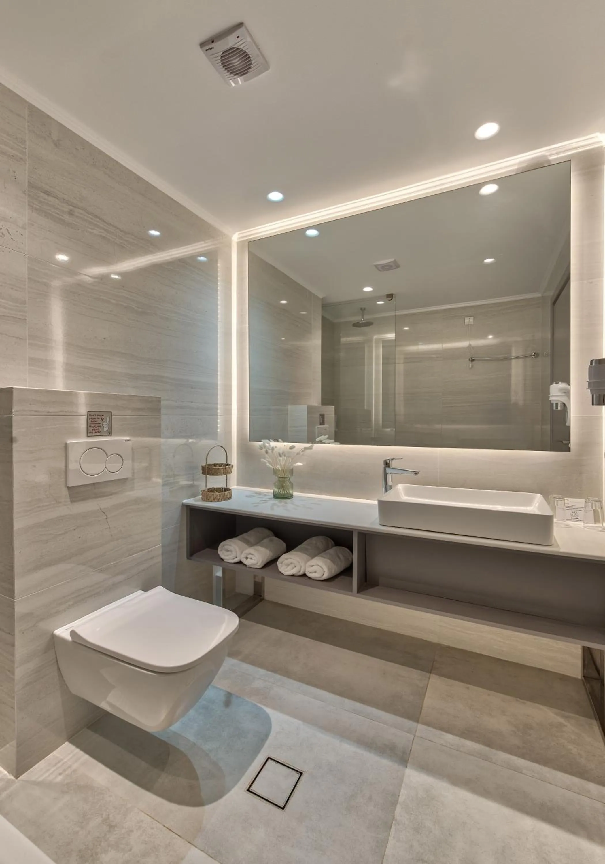 Bathroom in Contessa Hotel