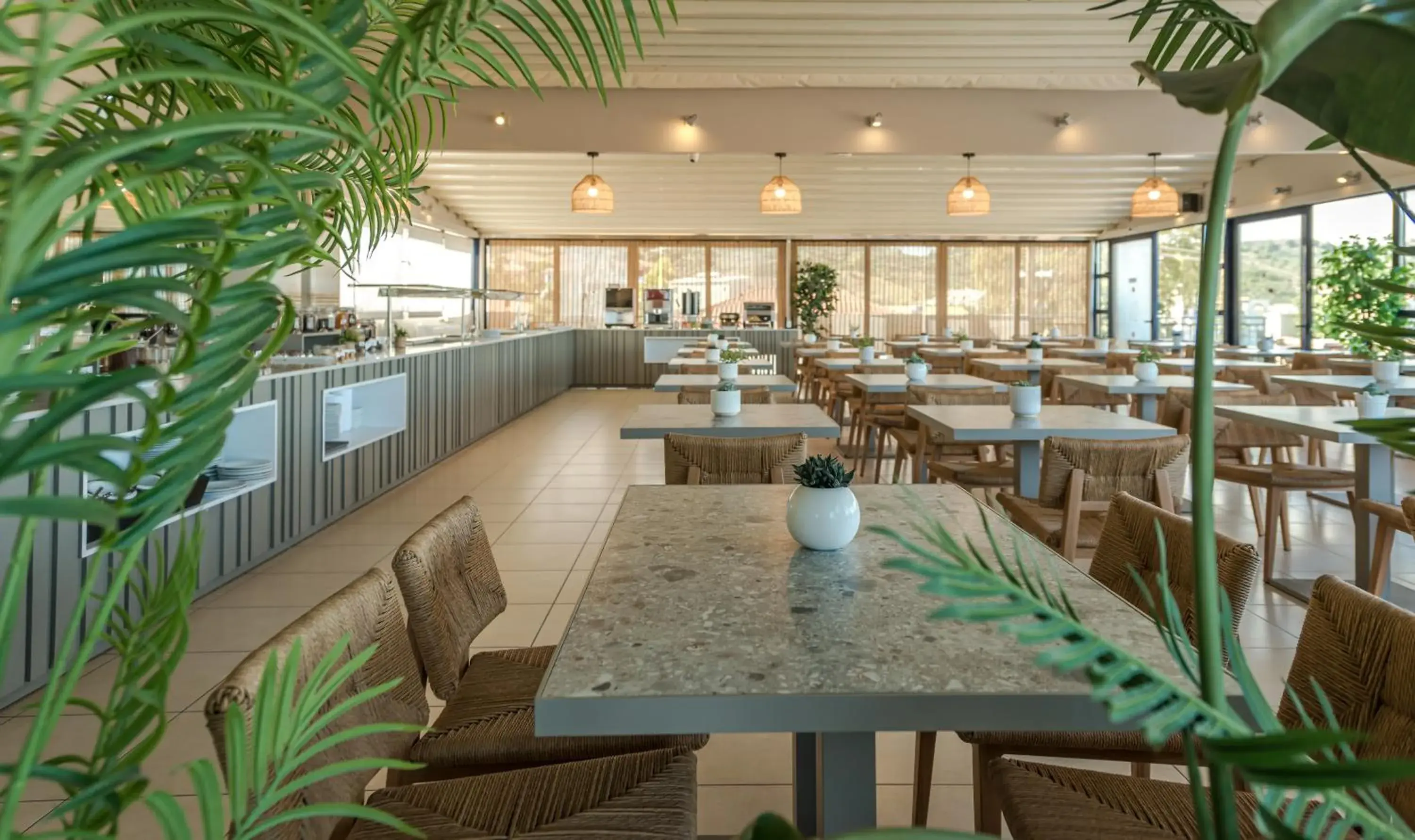 Restaurant/places to eat in Contessa Hotel Restaurant/places to eat in Contessa Hotel