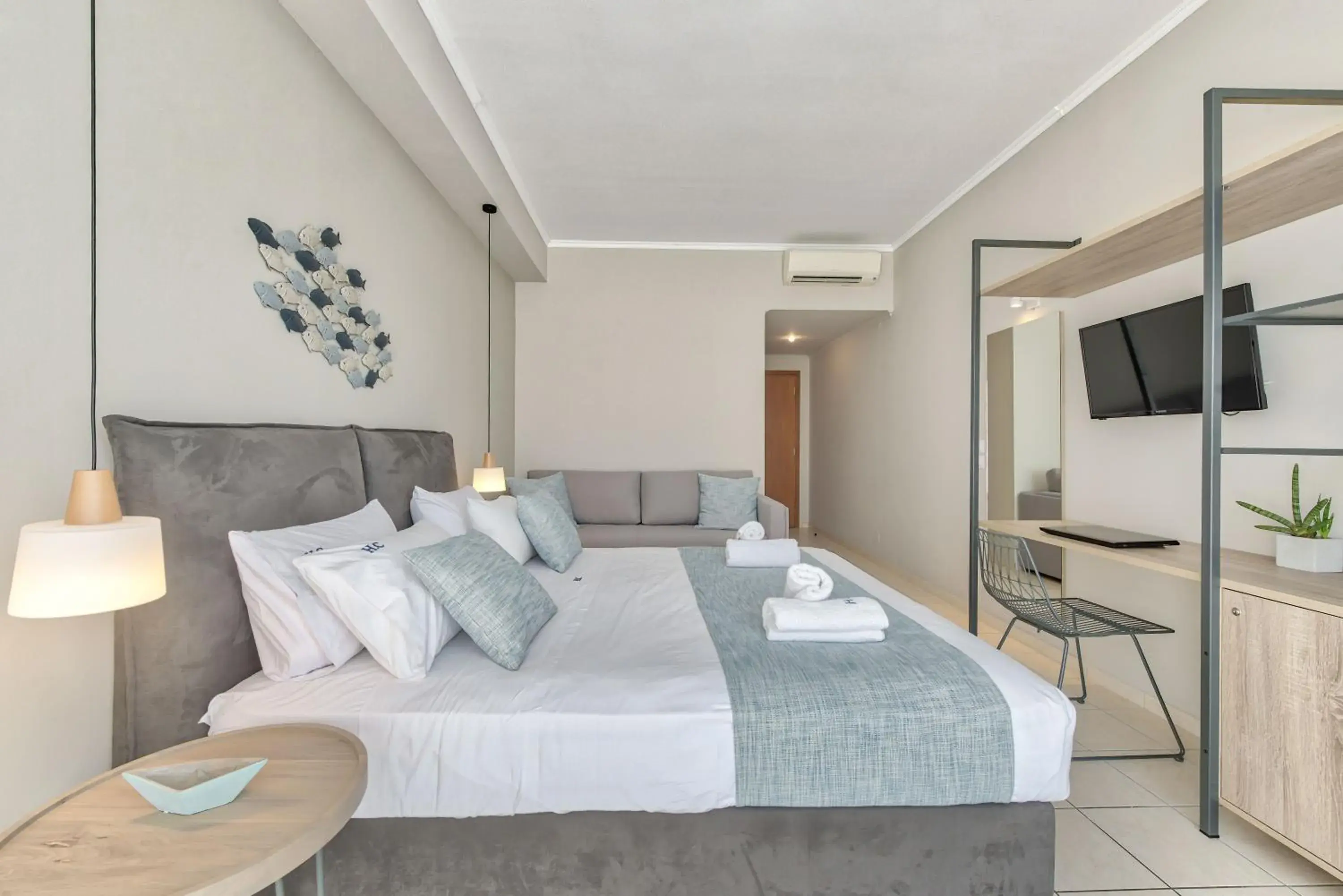 Bedroom, Bed in Contessa Hotel Bedroom, Bed in Contessa Hotel