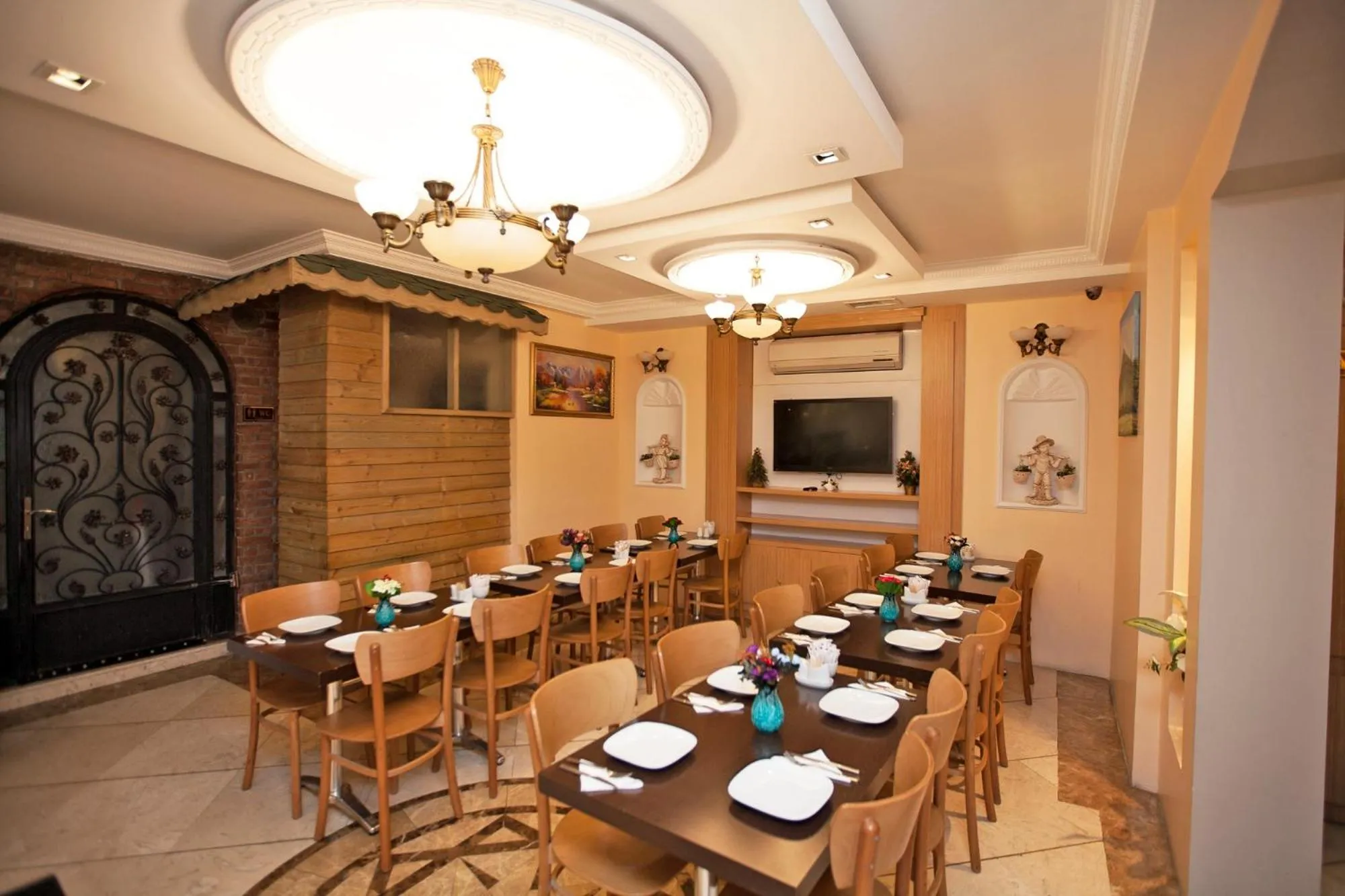 Restaurant/places to eat in Hotel Bulvar Istanbul