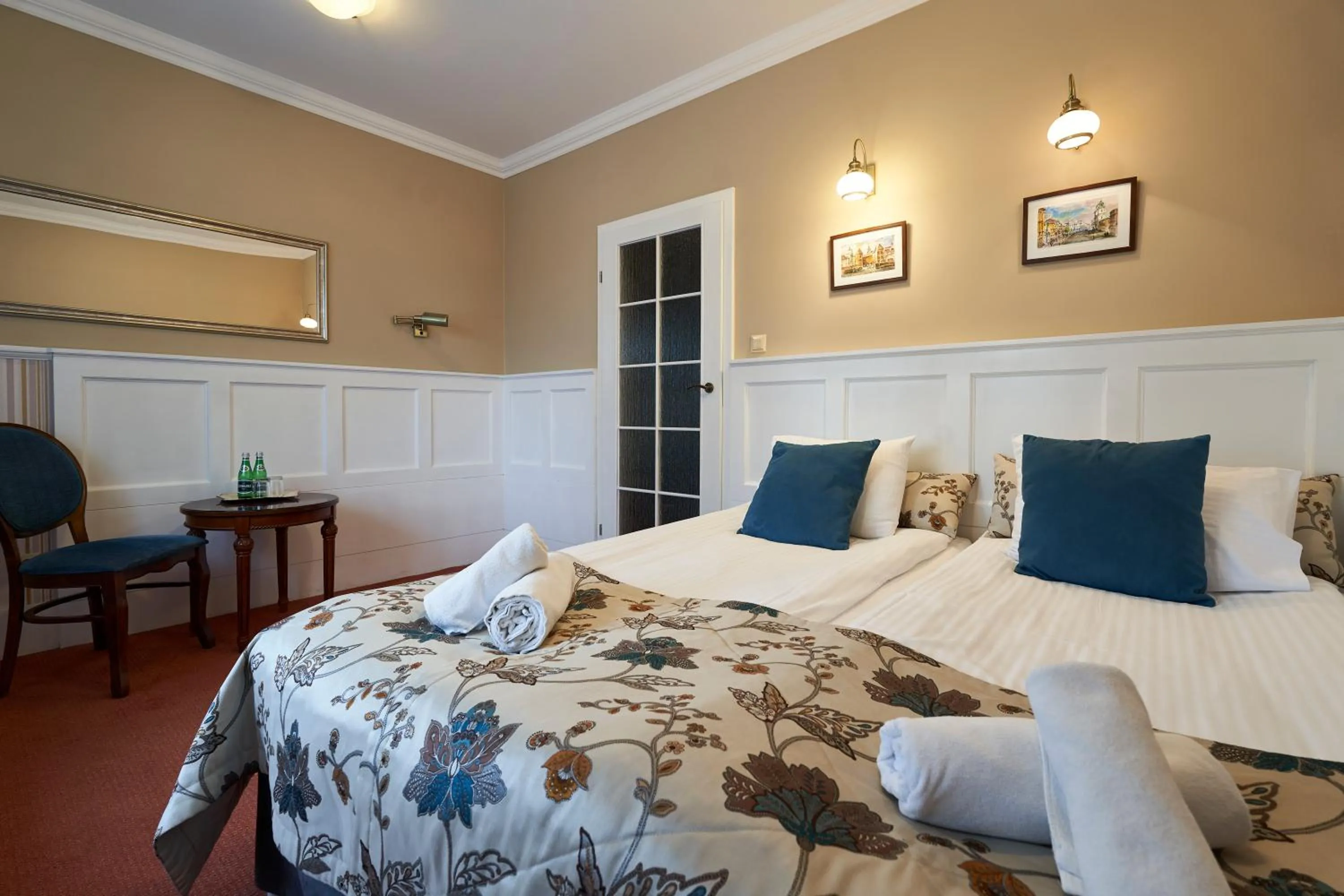 Bed in American House Hennela