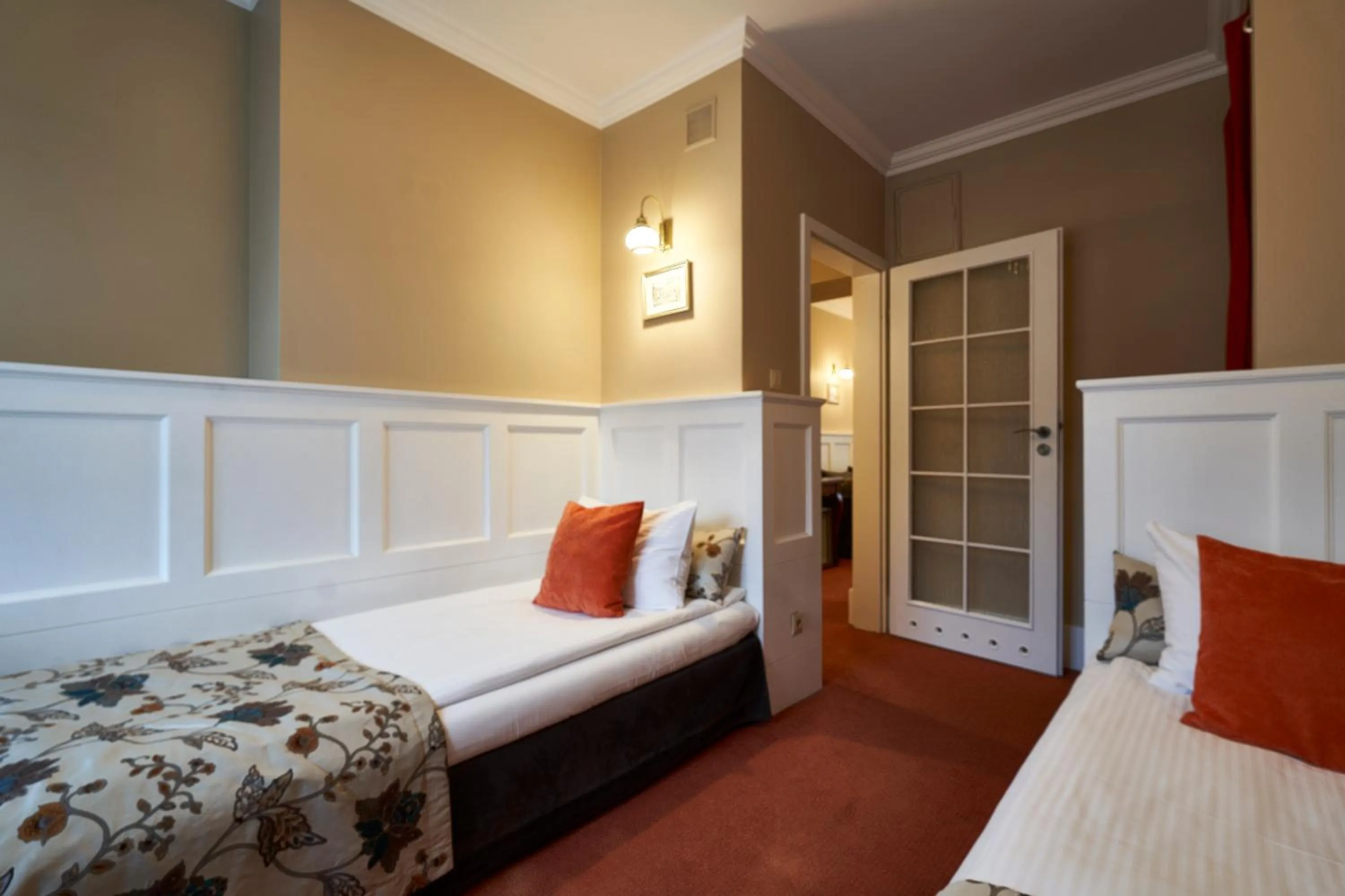 Bed in American House Hennela