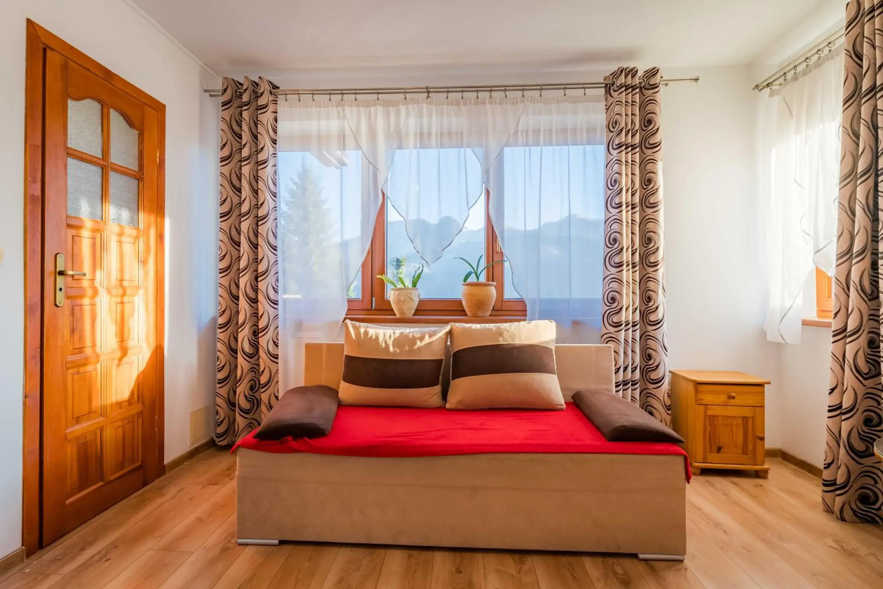 One-Bedroom Apartment with Balcony in Górski Pałacyk Kompleks obiektów One-Bedroom Apartment with Balcony in Górski Pałacyk Kompleks obiektów