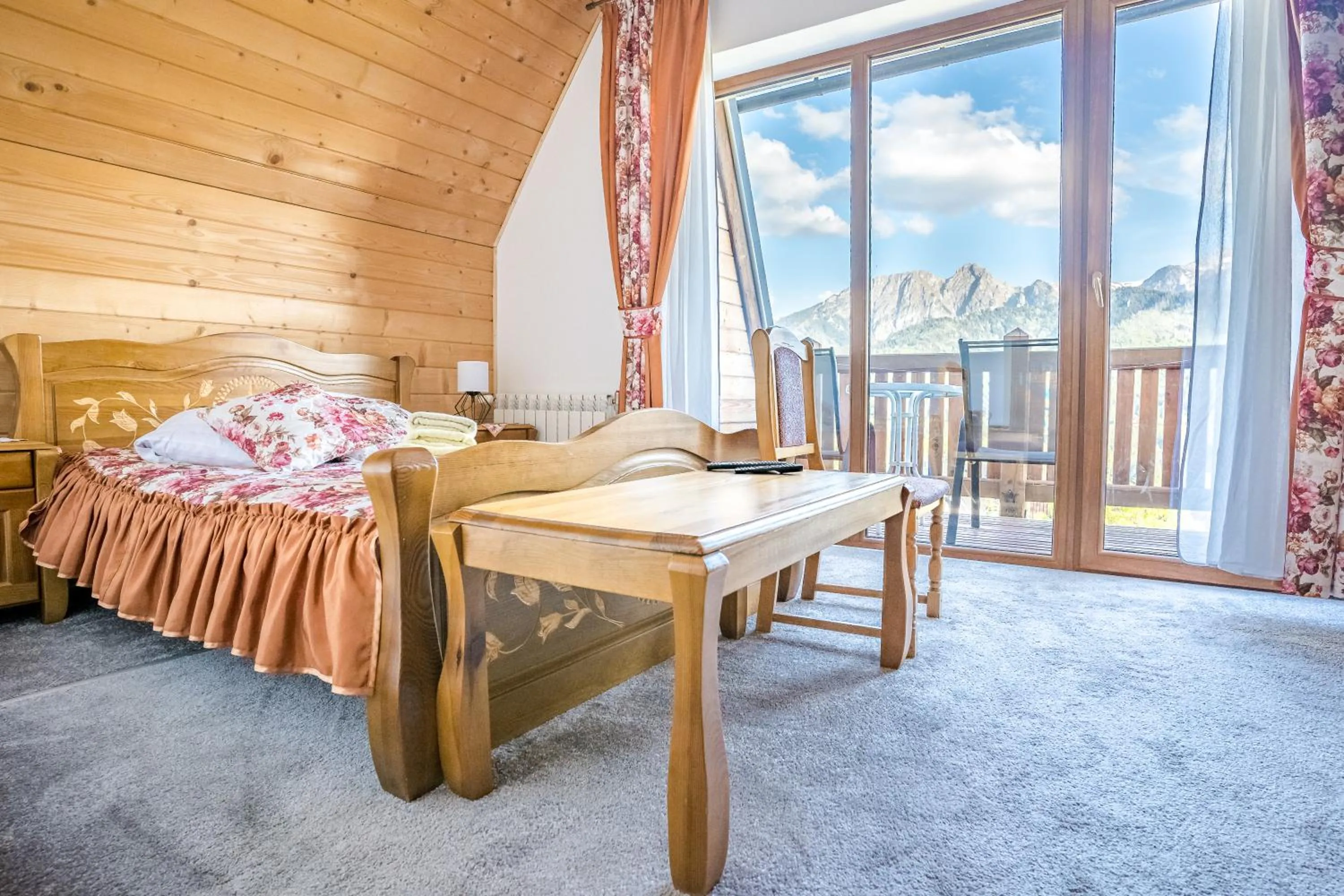 Bed in Górski Pałacyk Kompleks obiektów