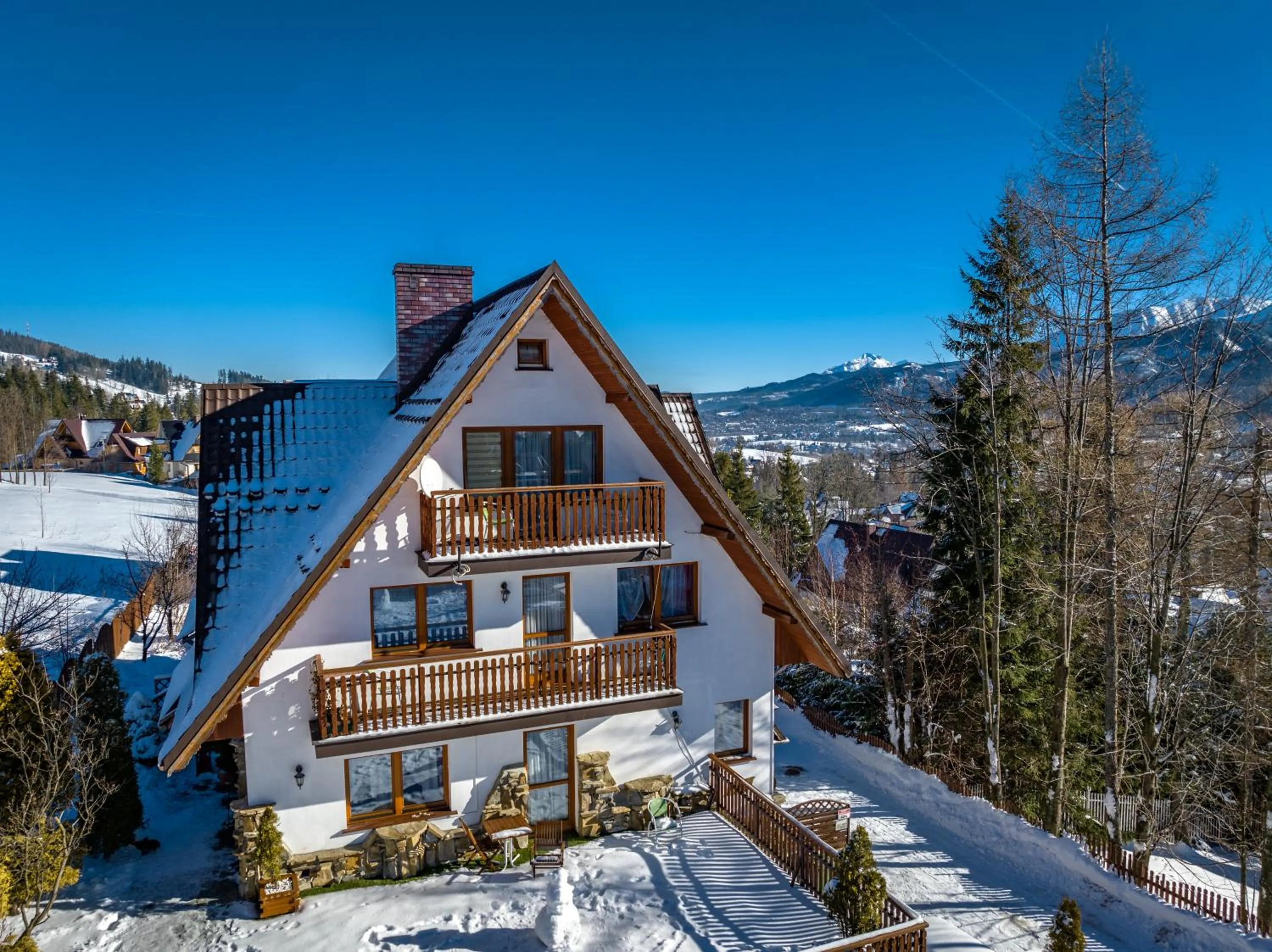 Property building in Górski Pałacyk Kompleks obiektów