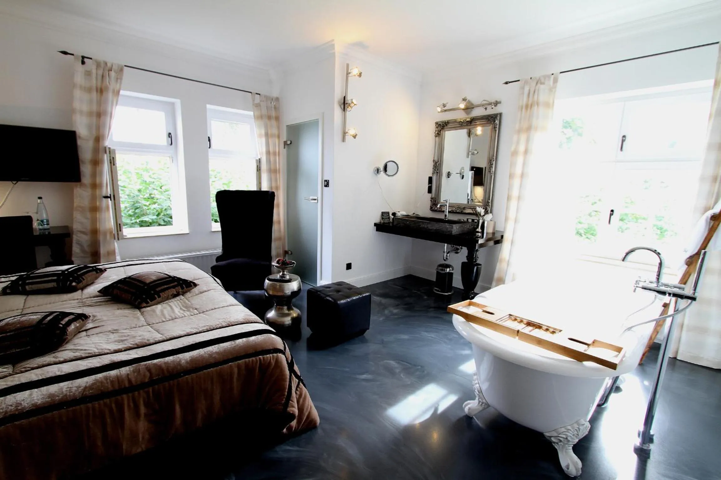 Bedroom, Bed in VILLA ADELEes BOUTIQUE HOTEL