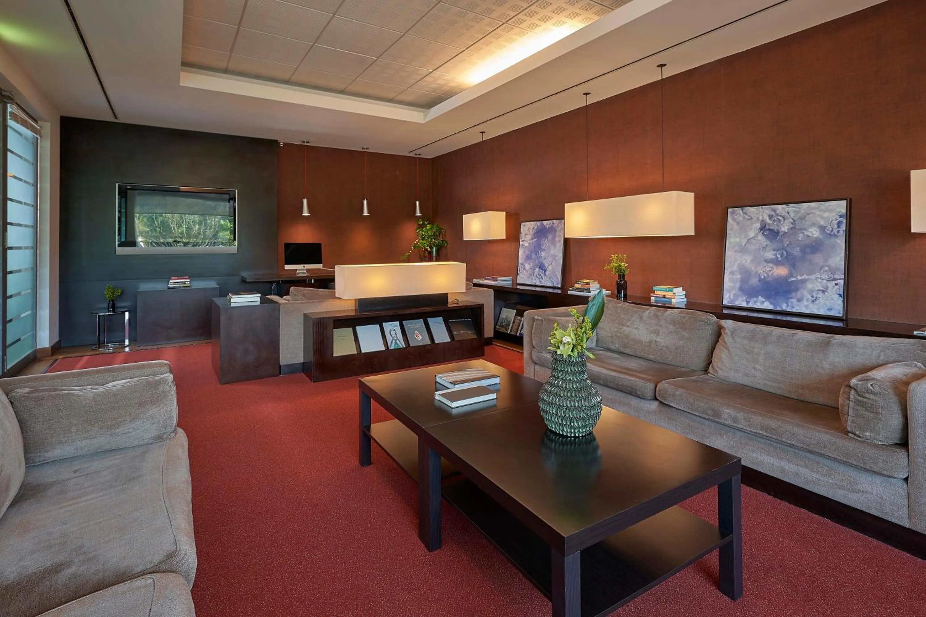 Communal lounge/ TV room in Hotel Acores Lisboa