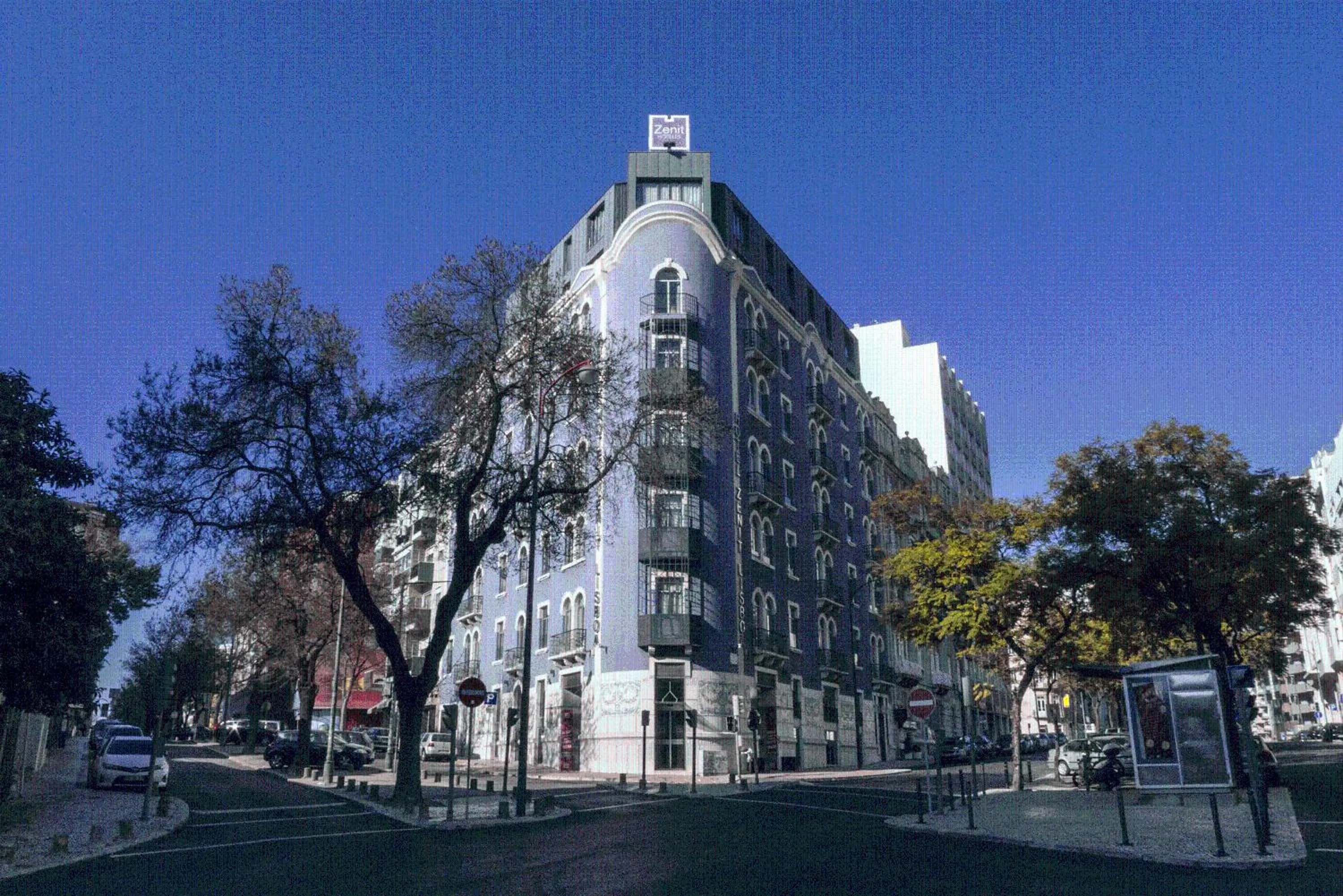 Facade/entrance in Zenit Lisboa