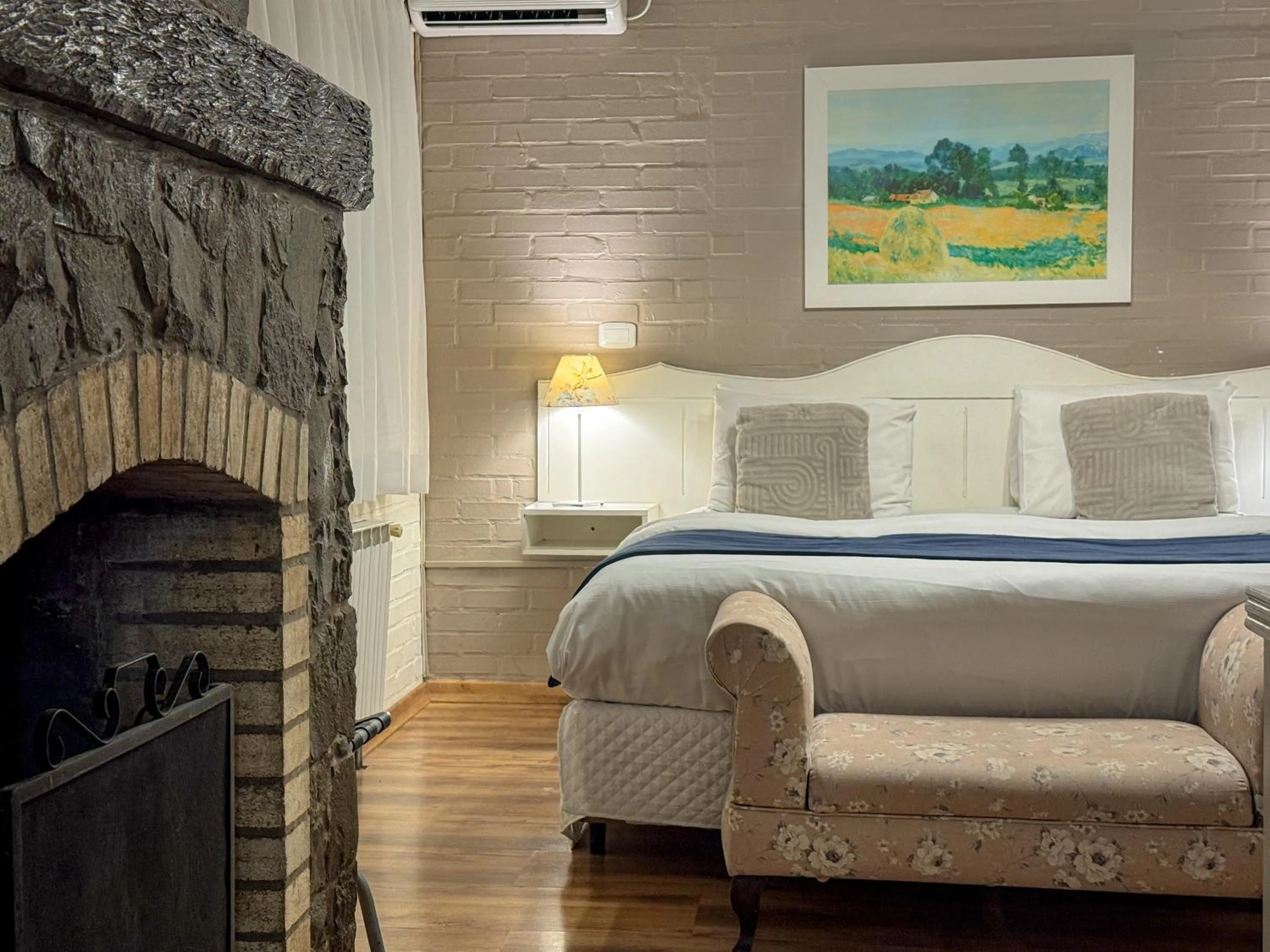 Bed in Petit Hotel Provence Gramado