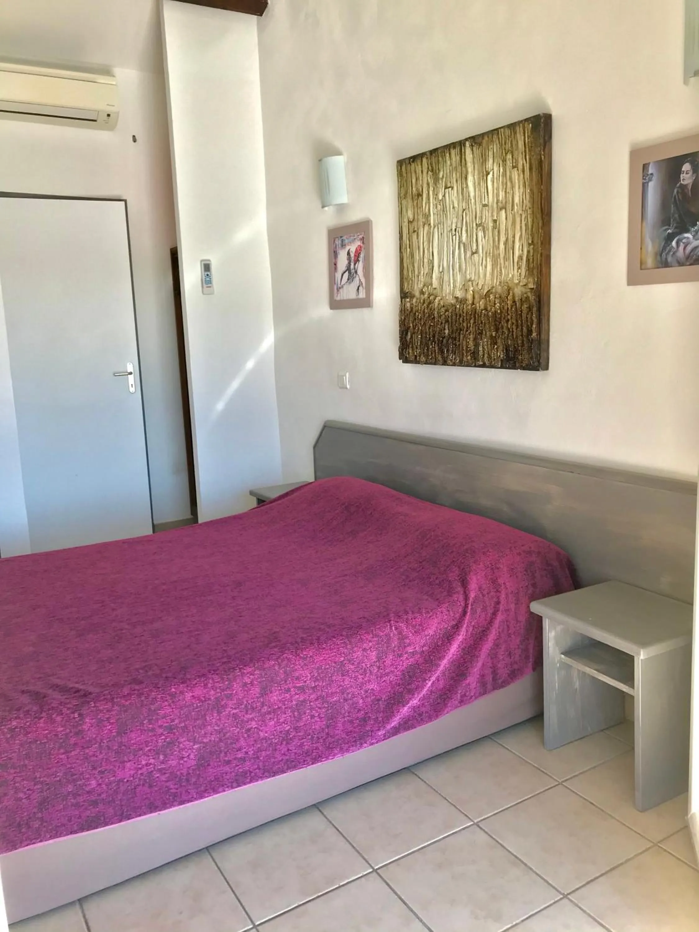 Bedroom, Bed in Le Maset en Camargue