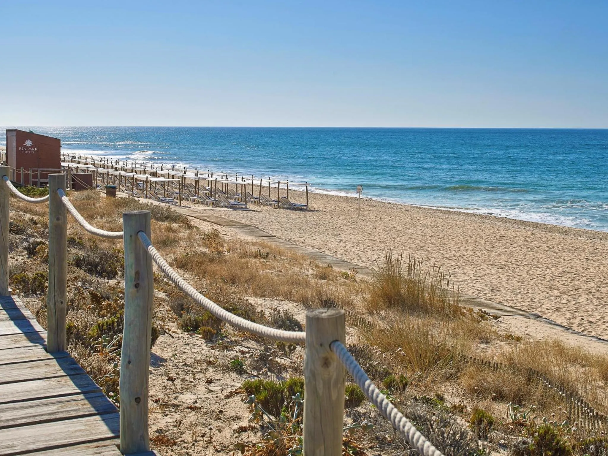 Beach in Ria Park Garden Hotel