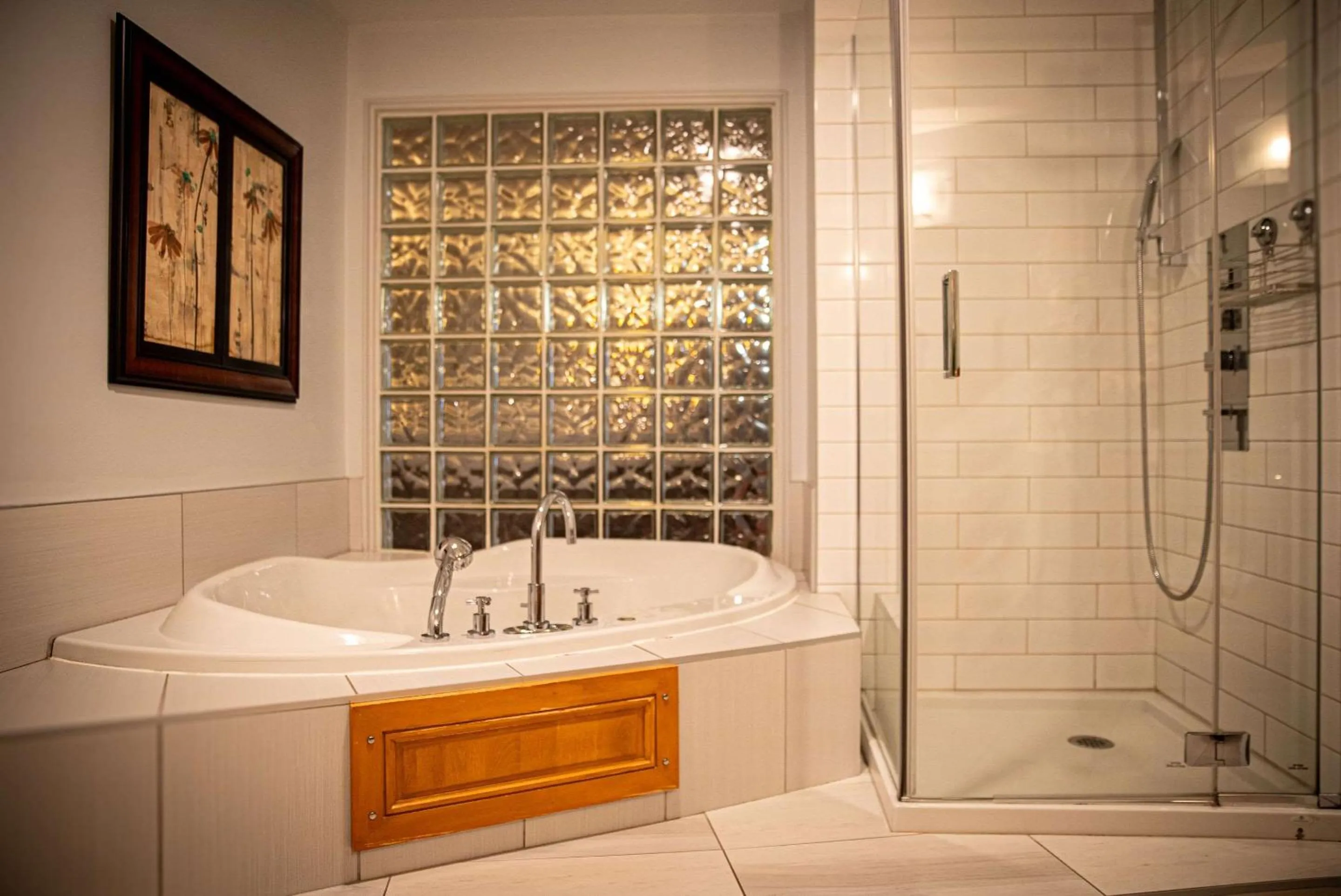 Bedroom in Le Noranda Hotel & Spa, an Ascend Collection Hotel