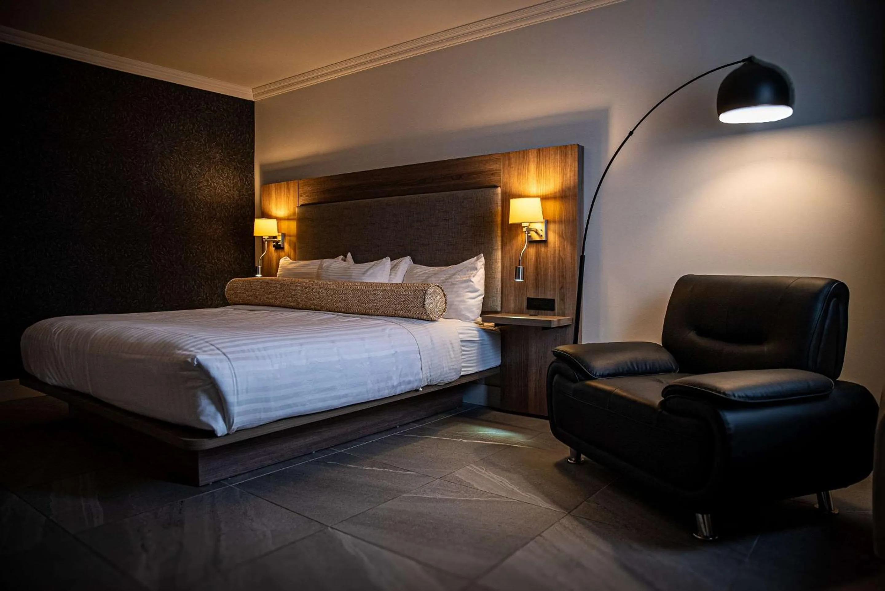 Bedroom, Bed in Le Noranda Hotel & Spa, an Ascend Collection Hotel