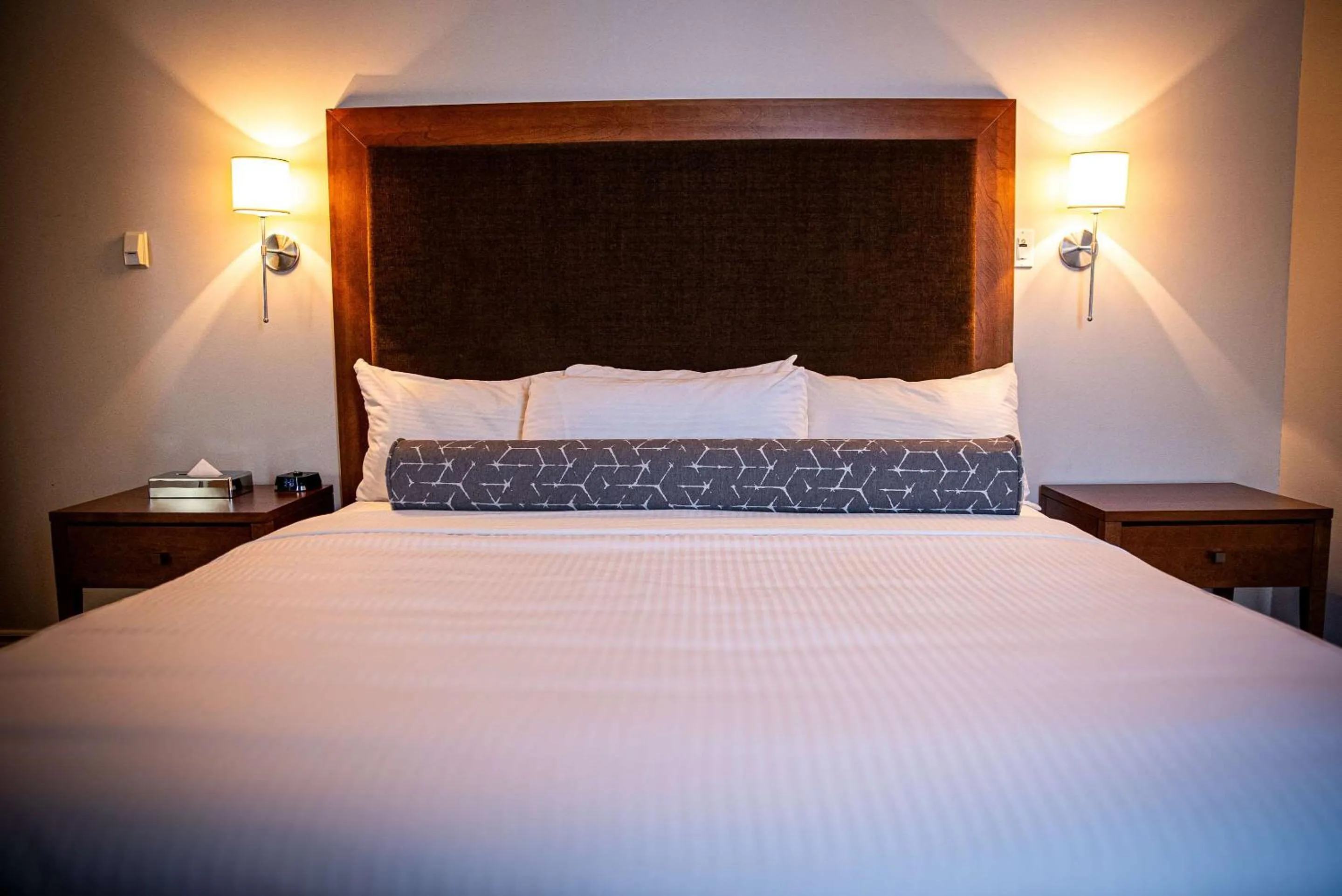 Bedroom, Bed in Le Noranda Hotel & Spa, an Ascend Collection Hotel