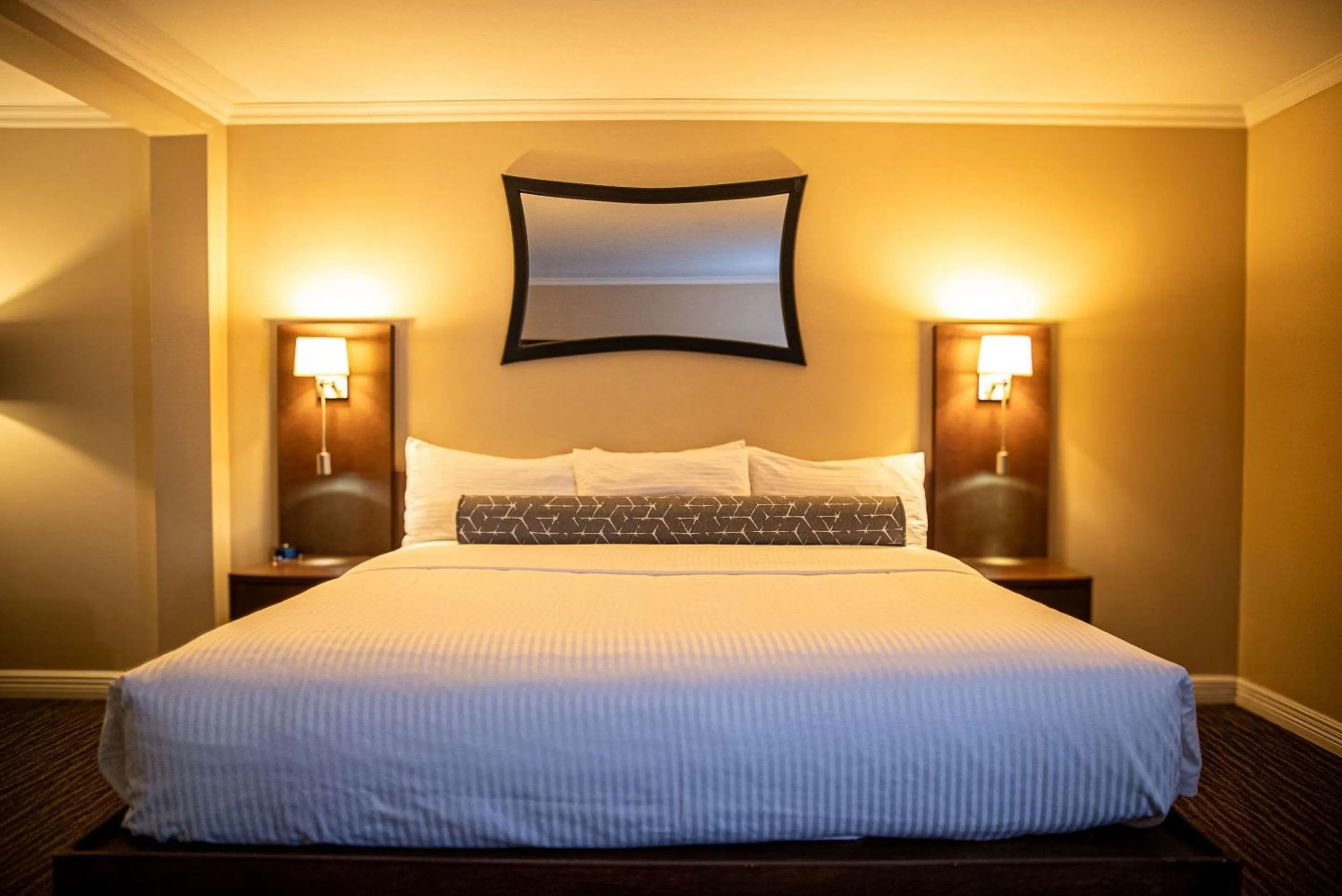 Bedroom, Bed in Le Noranda Hotel & Spa, an Ascend Collection Hotel