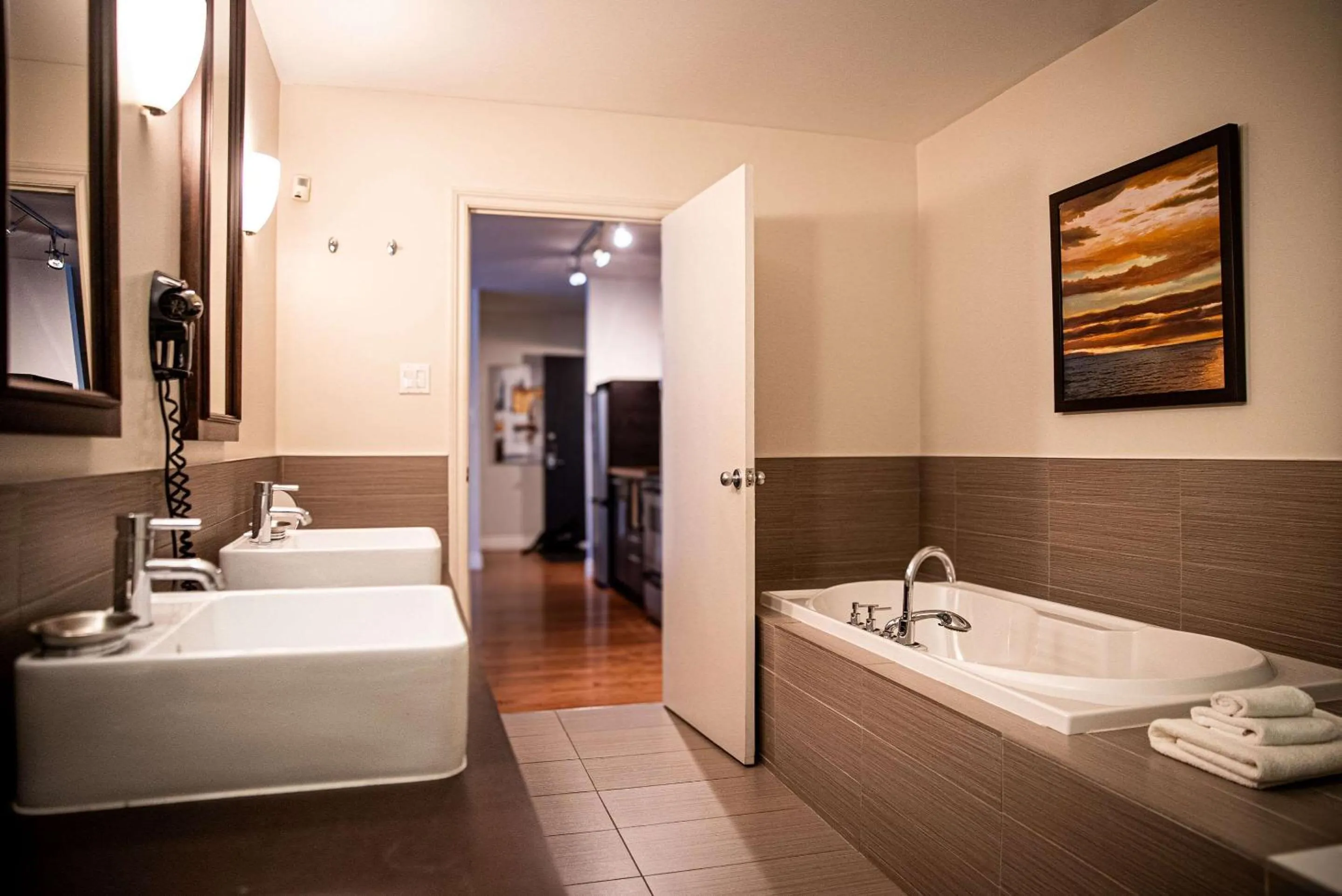 Bedroom, Bed in Le Noranda Hotel & Spa, an Ascend Collection Hotel