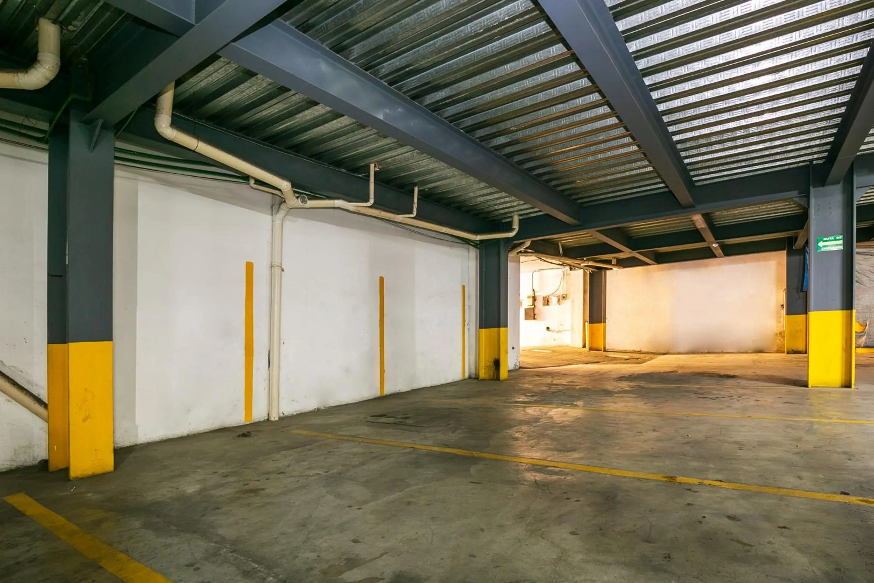 Parking in Capital O Hotel Victoria Morelia