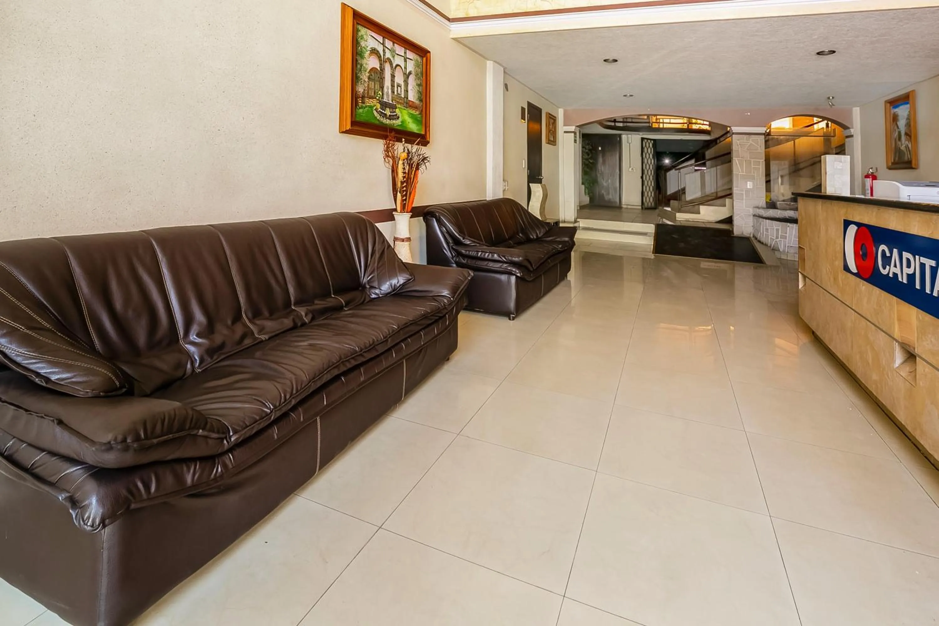 Lobby or reception in Capital O Hotel Victoria Morelia