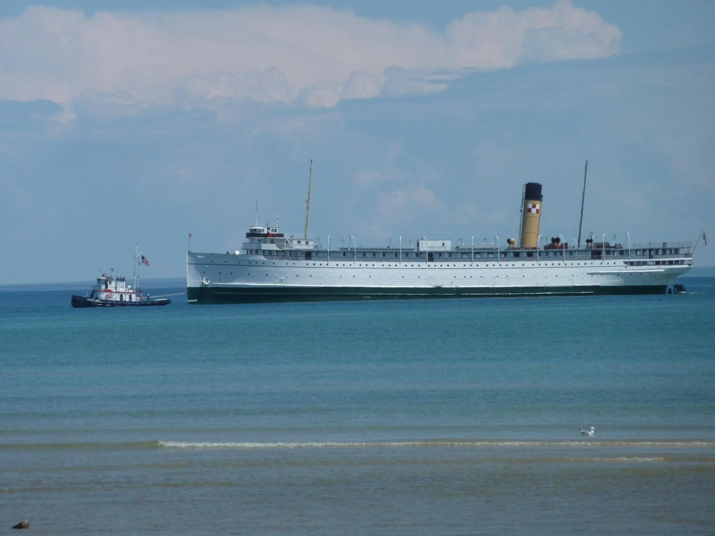 Beach in Beach House Lakeside Cottages