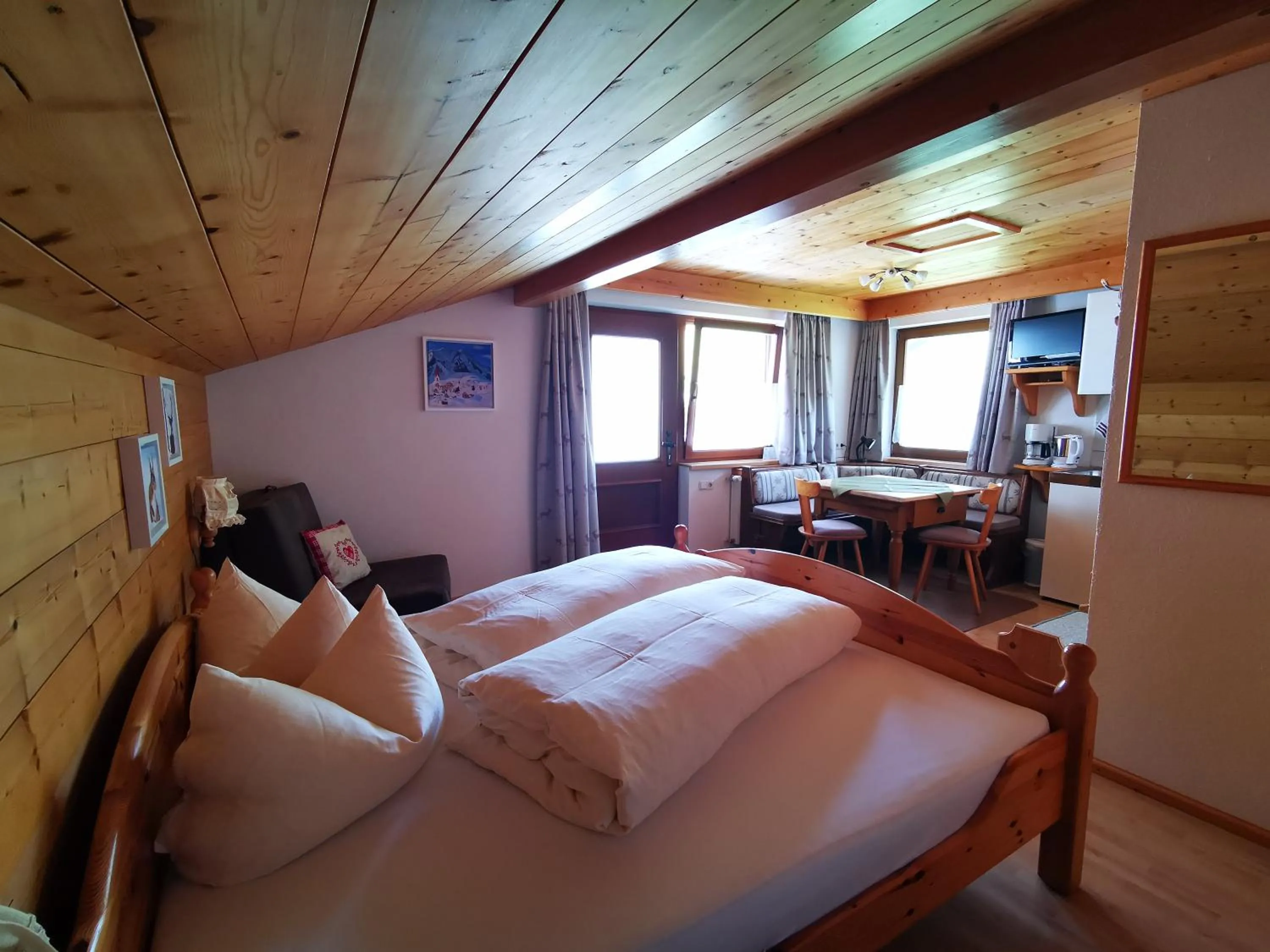 Photo of the whole room, Bed in Haus Steinkarblick und Berghäusl
