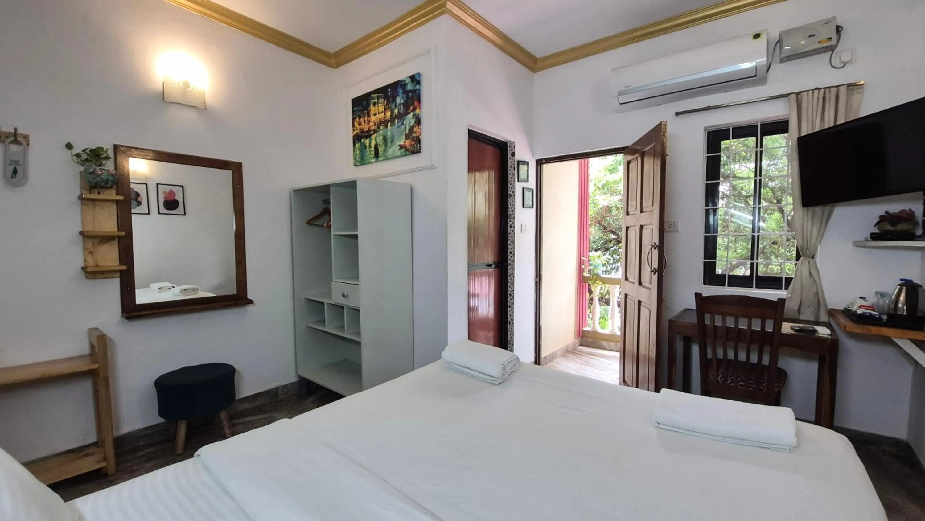 Bed in LaligurasVilla Beachside Escape - 100m to Beach