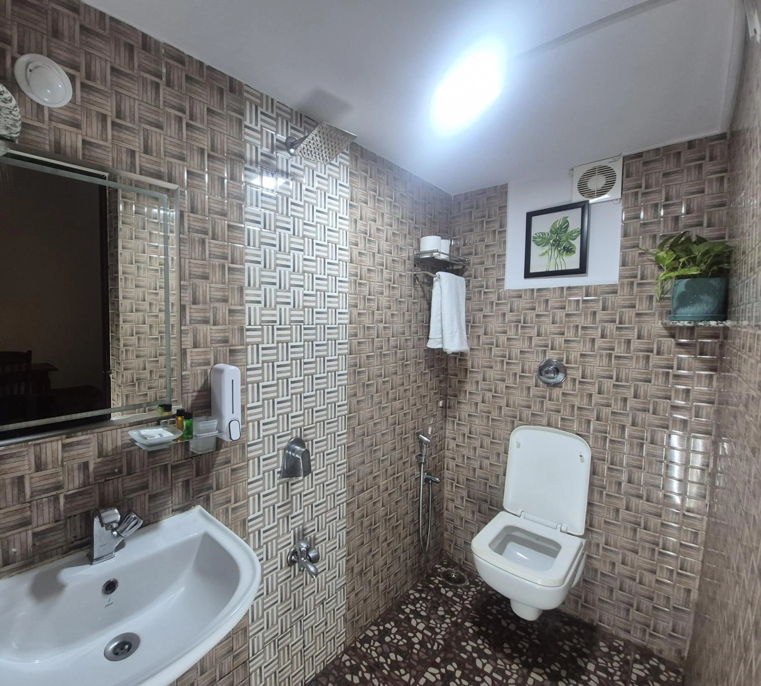 Shower in LaligurasVilla Beachside Escape - 100m to Beach