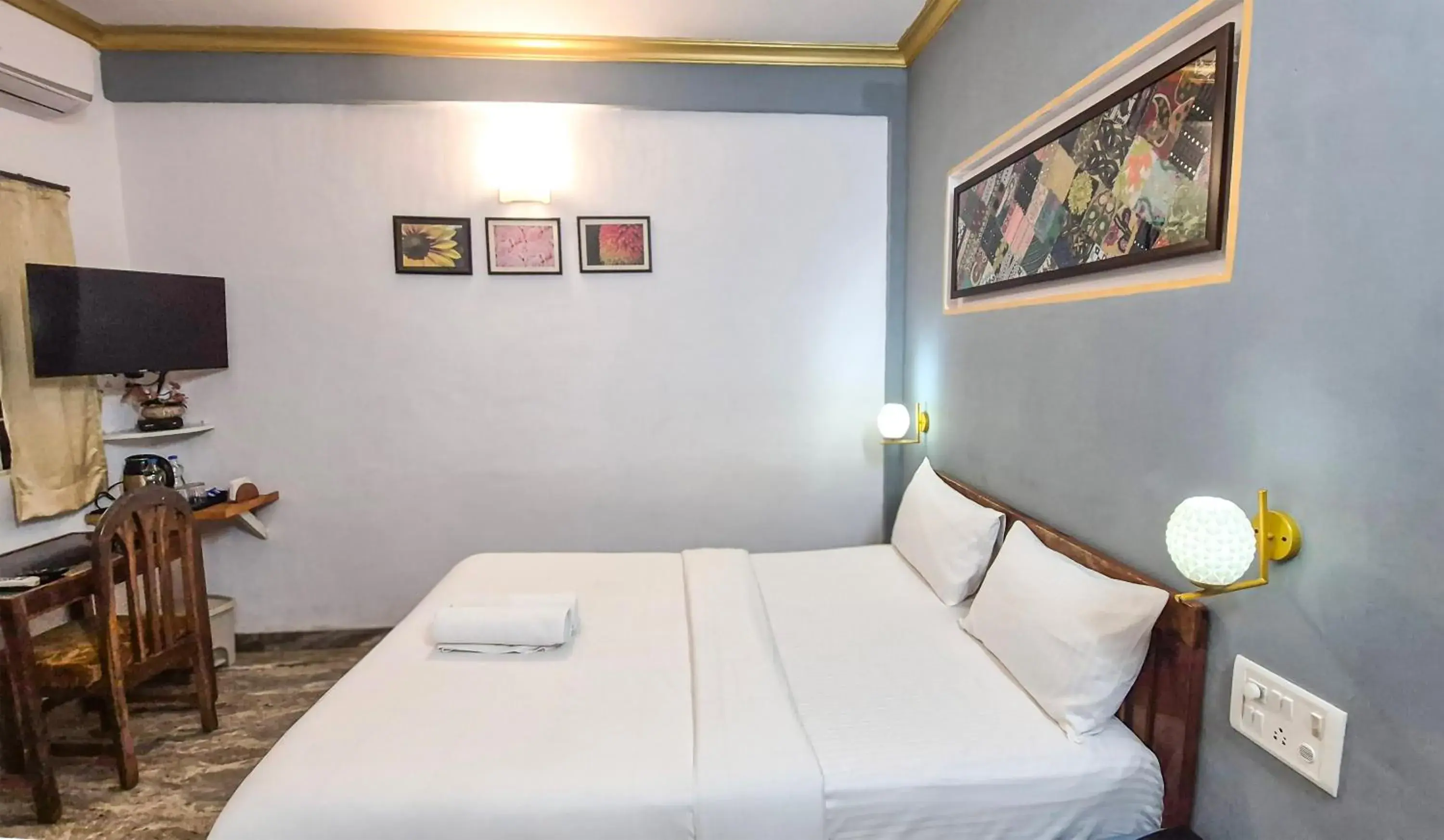 Budget AC Room - 10% off on Food and Soft beverage in LaligurasVilla Beachside Escape - 100m to Beach Budget AC Room - 10% off on Food and Soft beverage in LaligurasVilla Beachside Escape - 100m to Beach