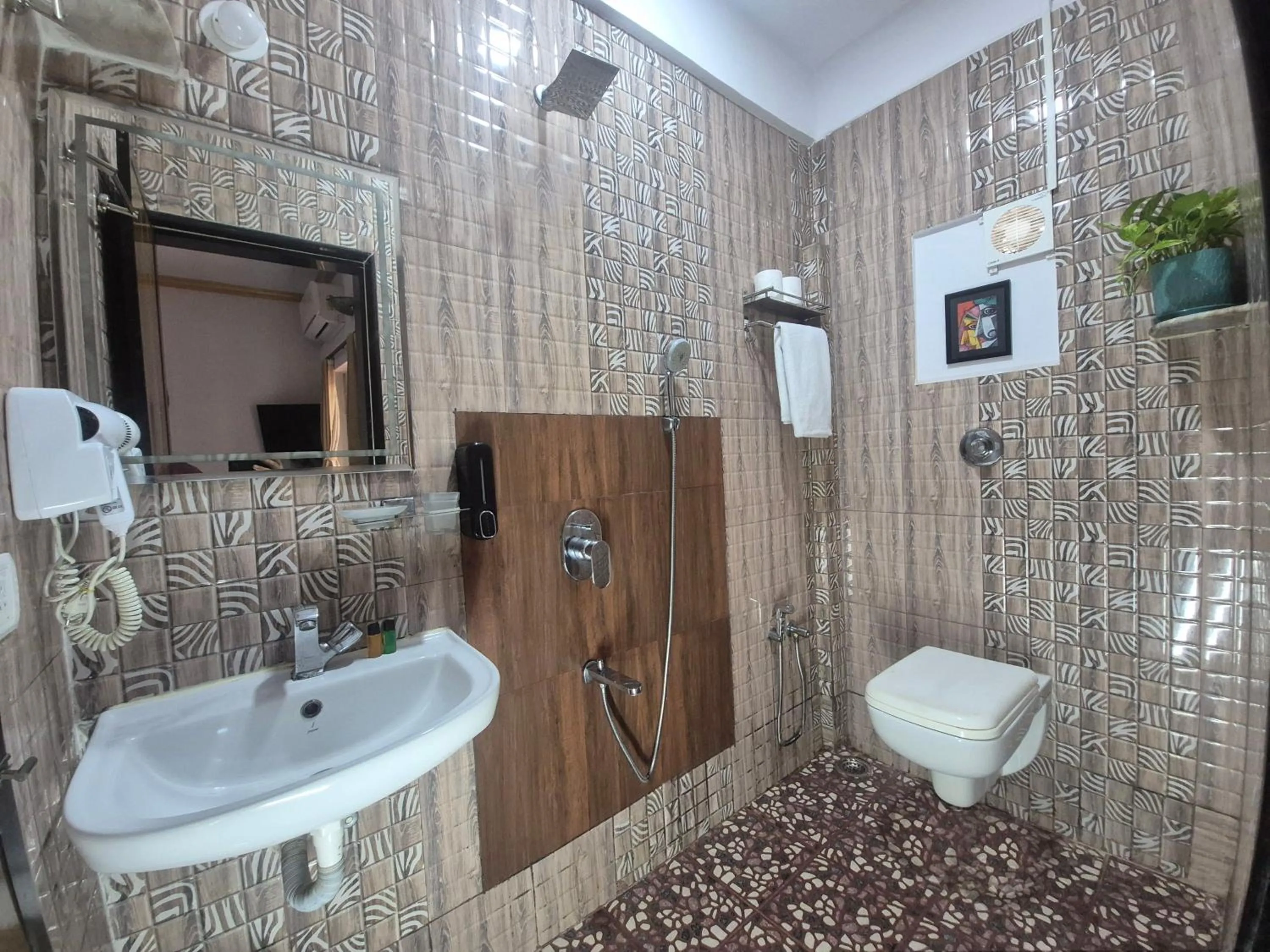 Shower in LaligurasVilla Beachside Escape - 100m to Beach