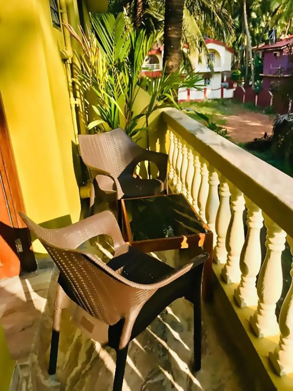 Balcony/Terrace in LaligurasVilla Beachside Escape - 100m to Beach