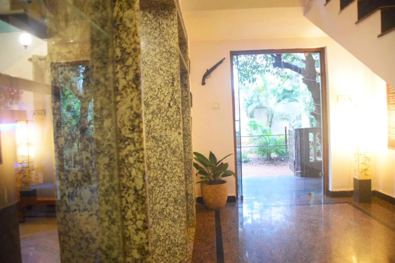 Facade/entrance in LaligurasVilla Beachside Escape - 100m to Beach