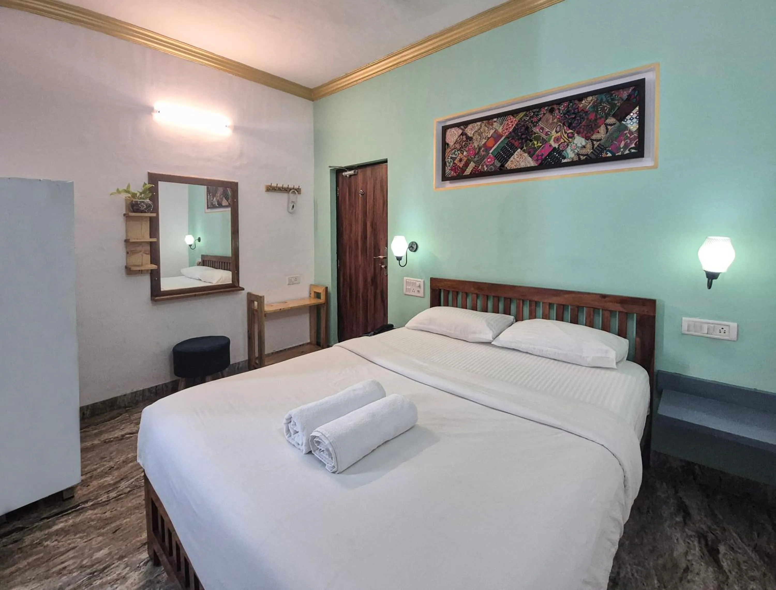 Bedroom, Bed in LaligurasVilla Beachside Escape - 100m to Beach