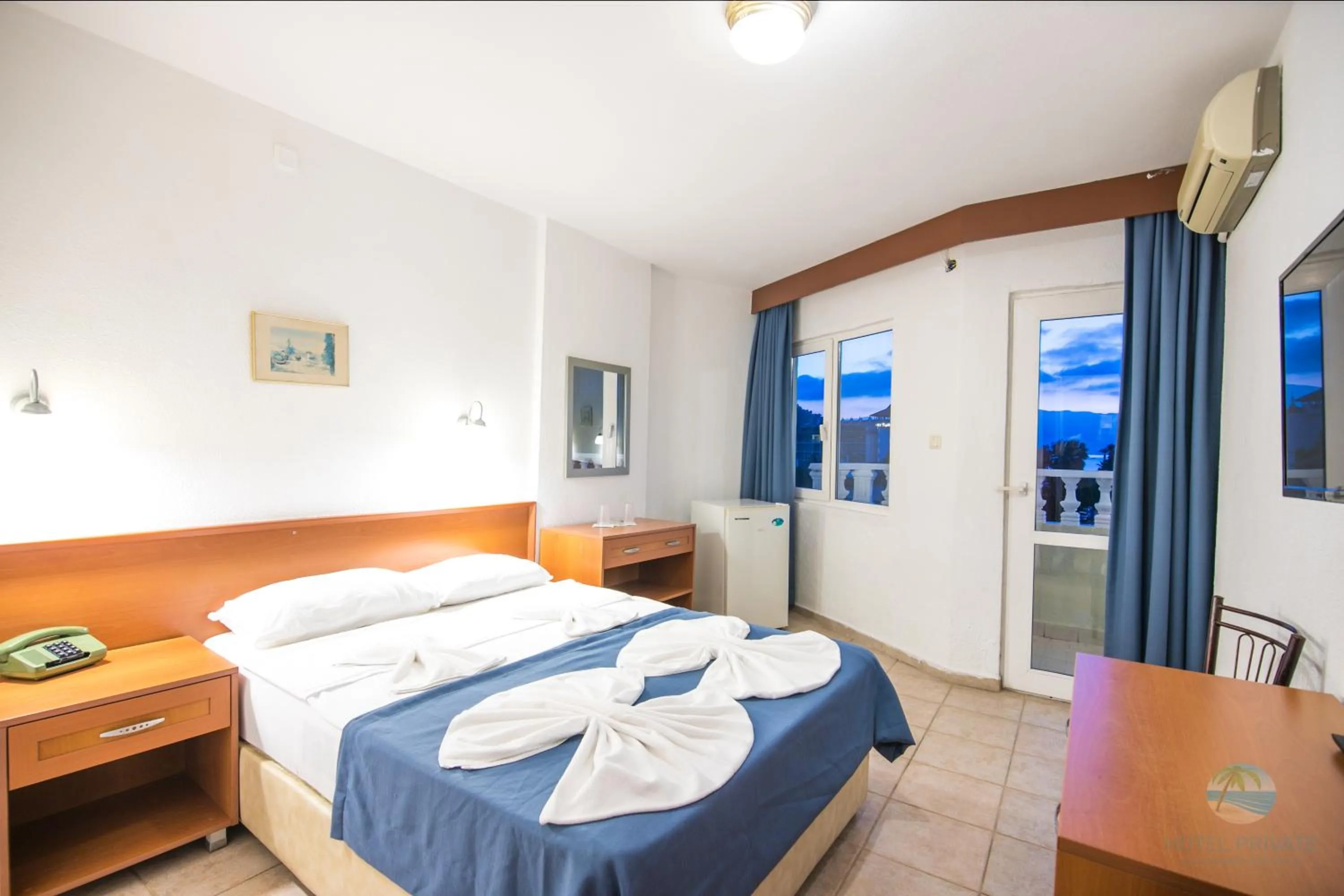 Bedroom, Bed in Private Hotel