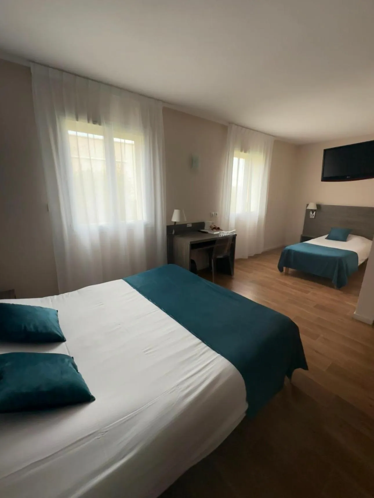 Bedroom, Bed in Hotel Caiman