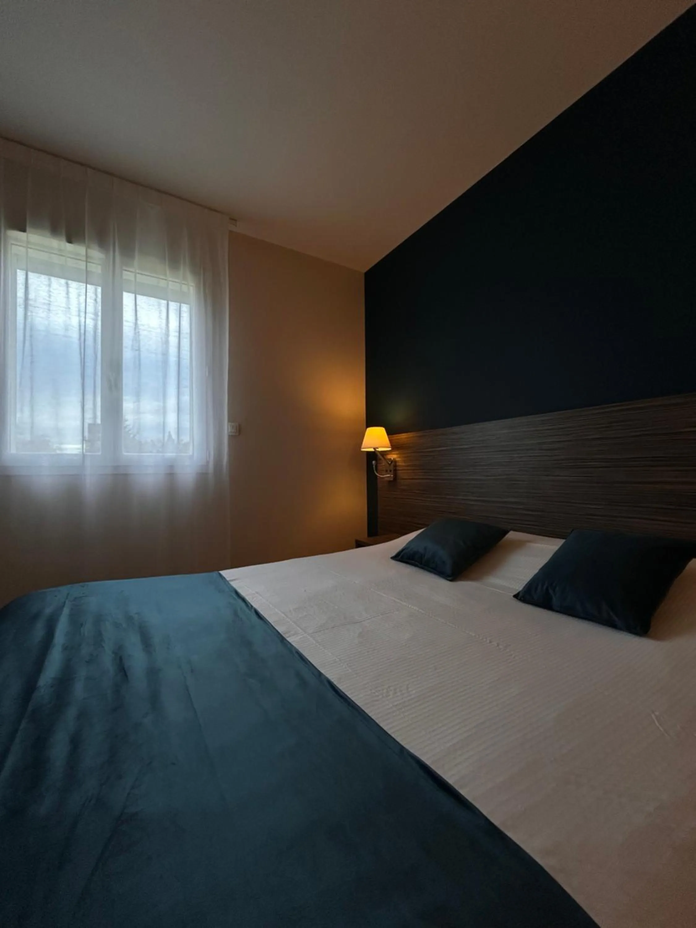 Bedroom, Bed in Hotel Caiman