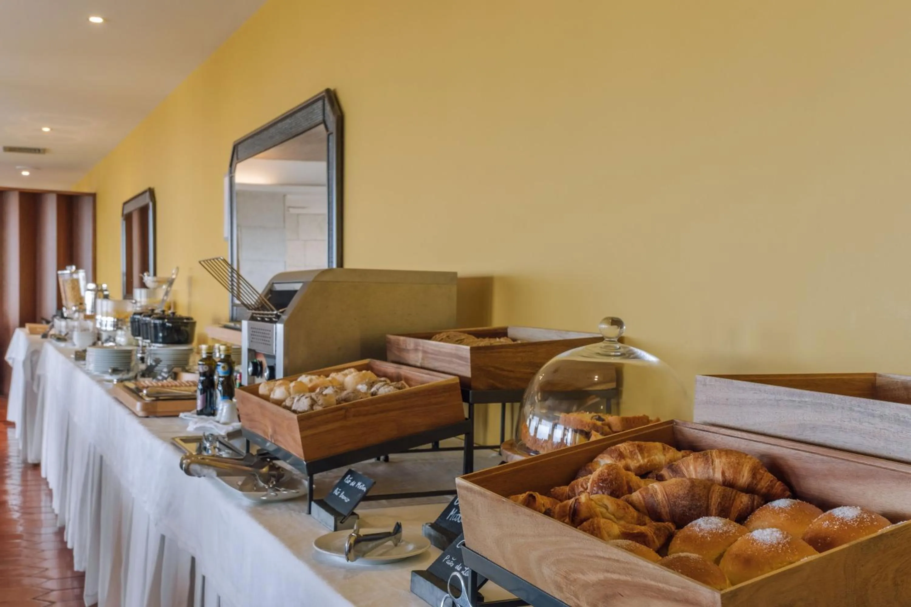 Breakfast in Sao Felix Hotel Hillside & Nature