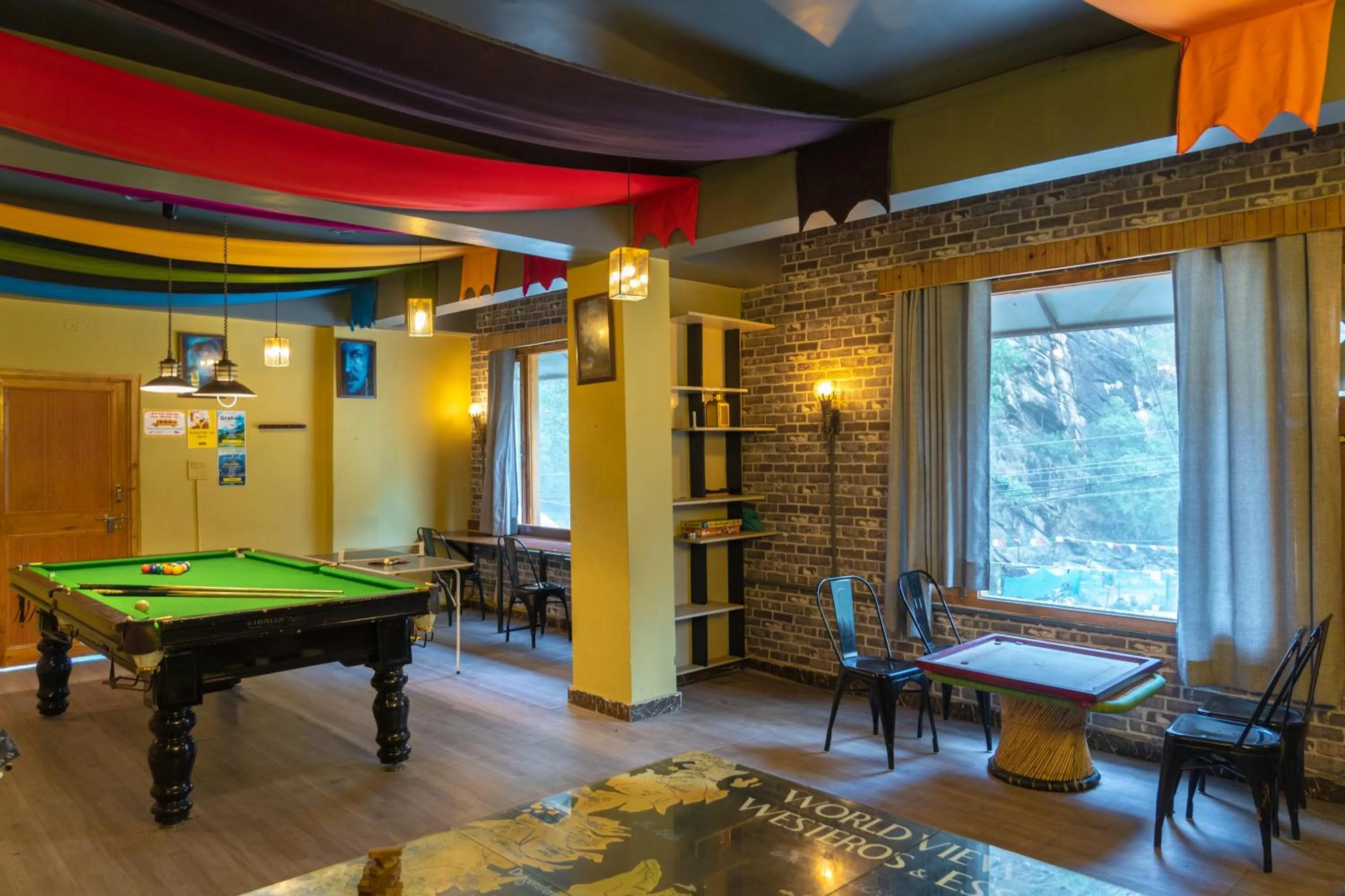 Game Room in Whoopers Hostel Kasol