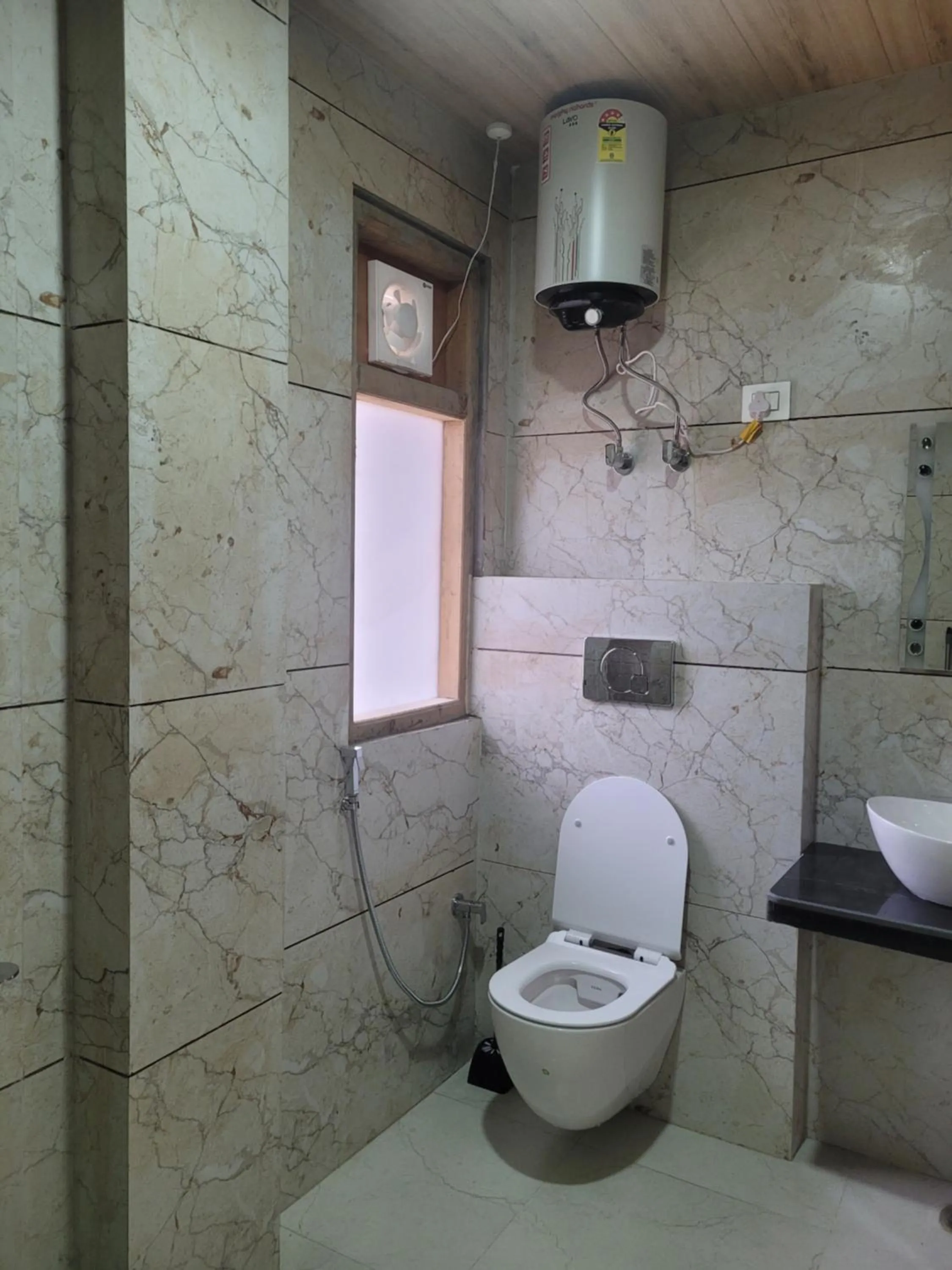 Whoopers Hostel Kasol