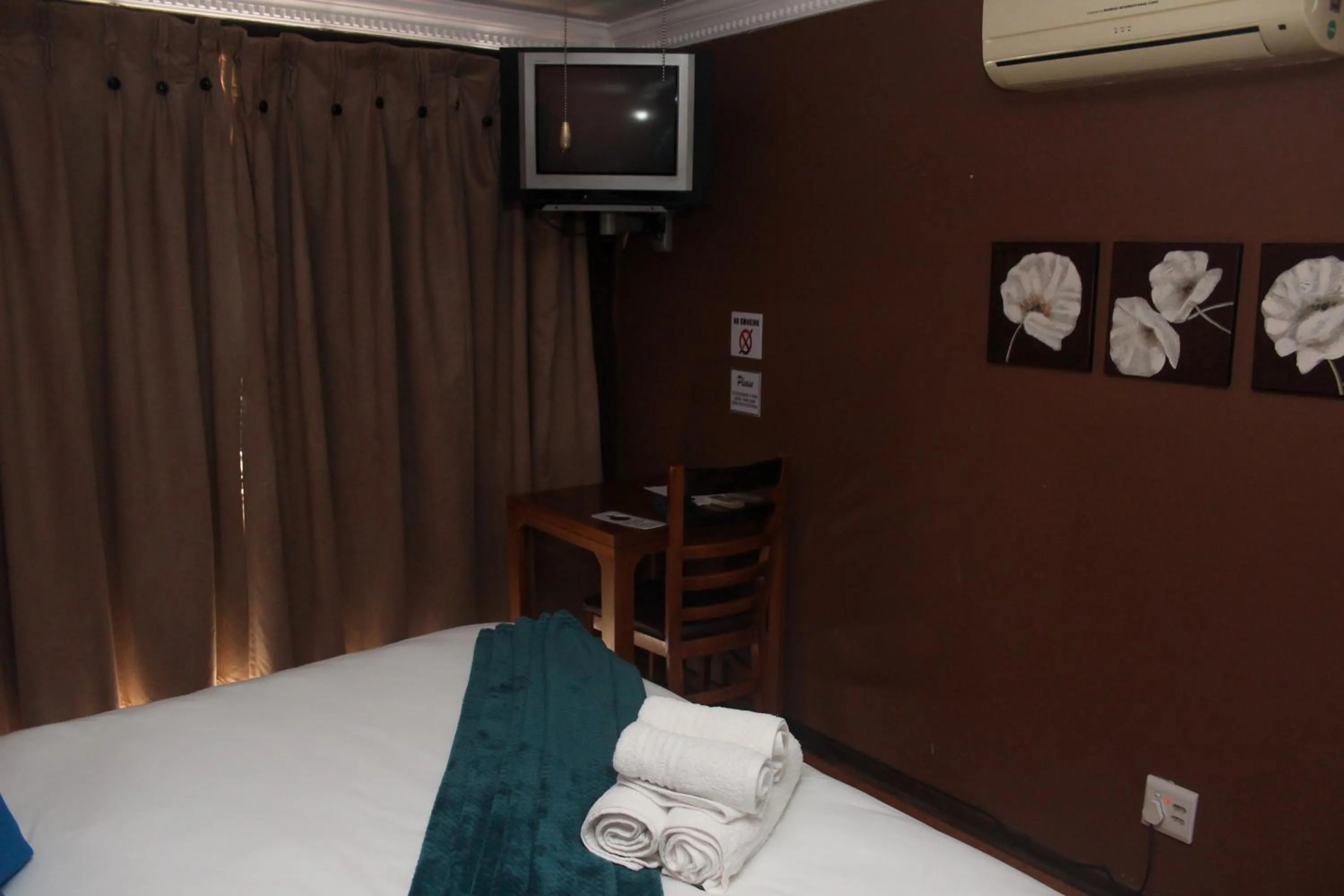 Bedroom, Bed in Echo Garden Guesthouse