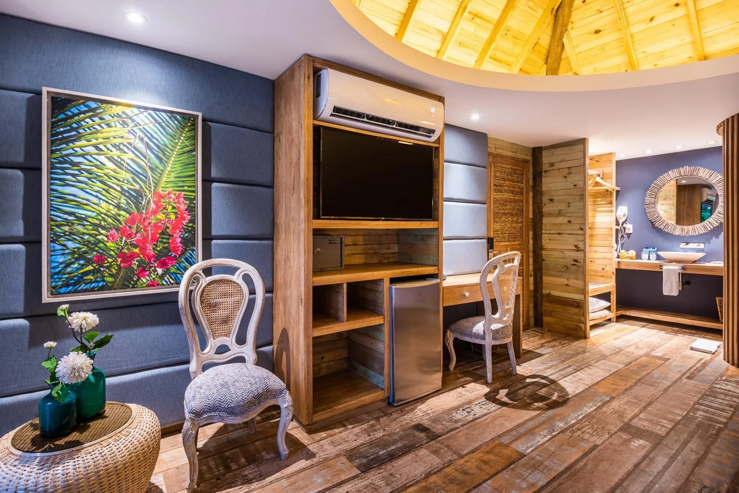 TV and multimedia in Hotel Isla del Encanto