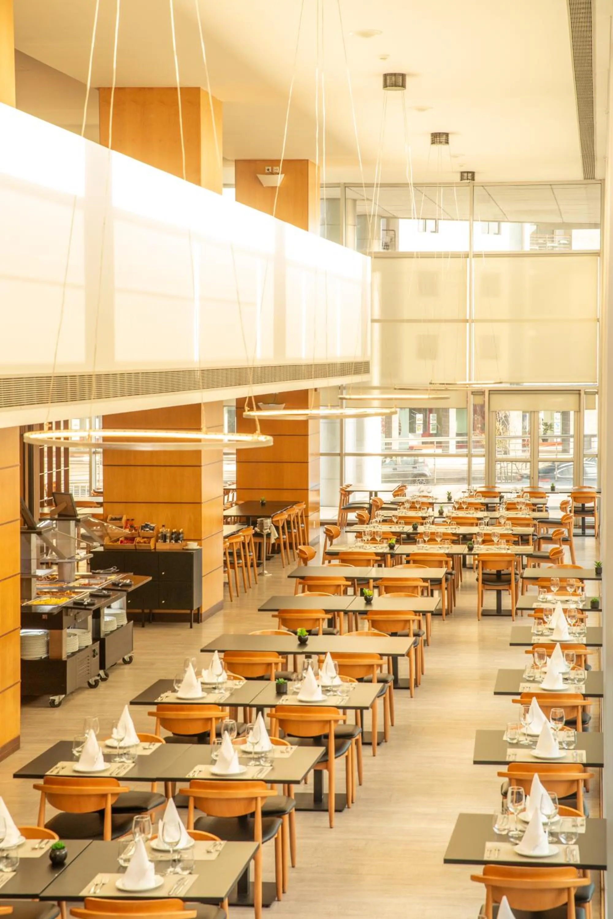 Restaurant/places to eat in VIP Executive Azores Hotel