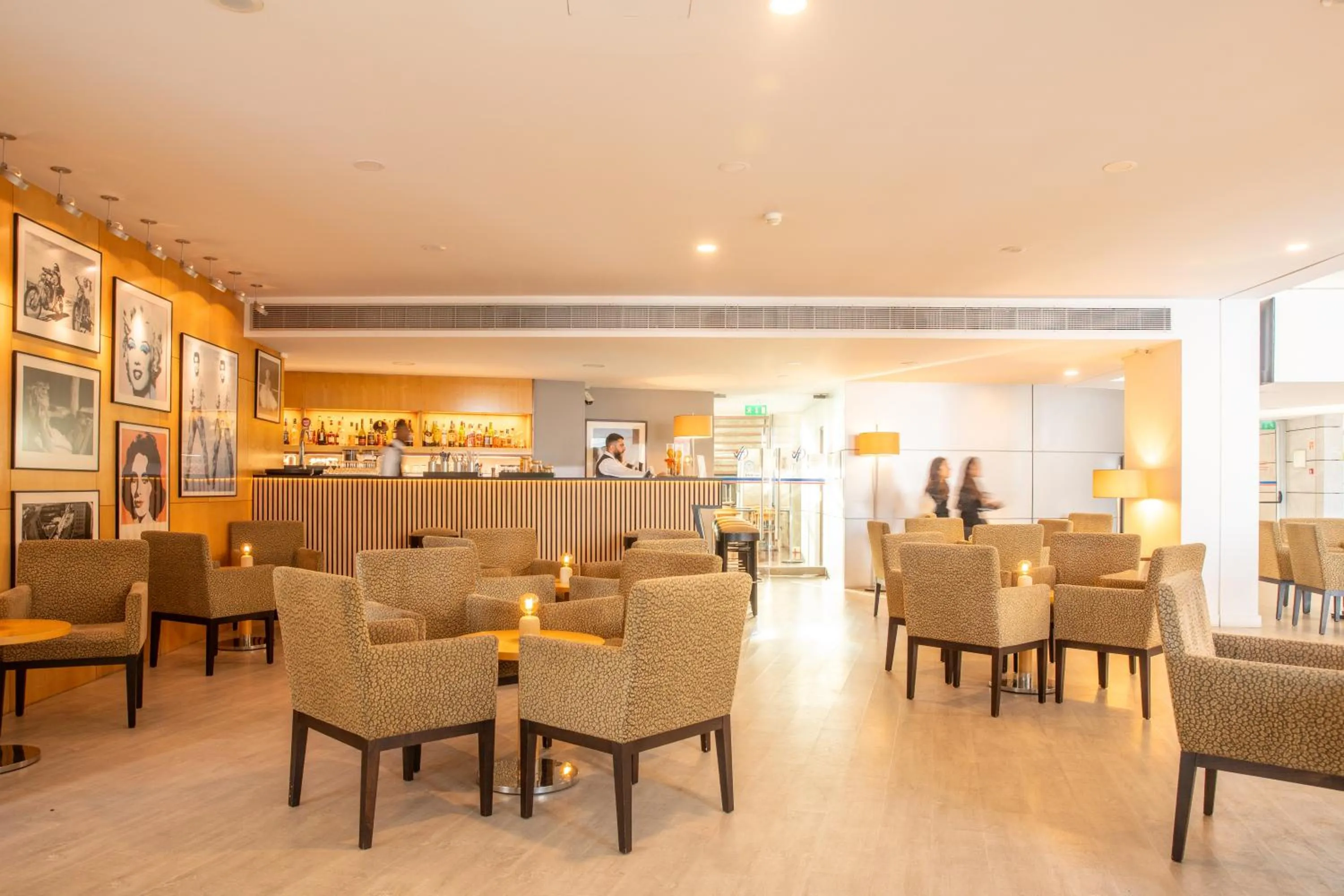 Lounge or bar in VIP Executive Azores Hotel